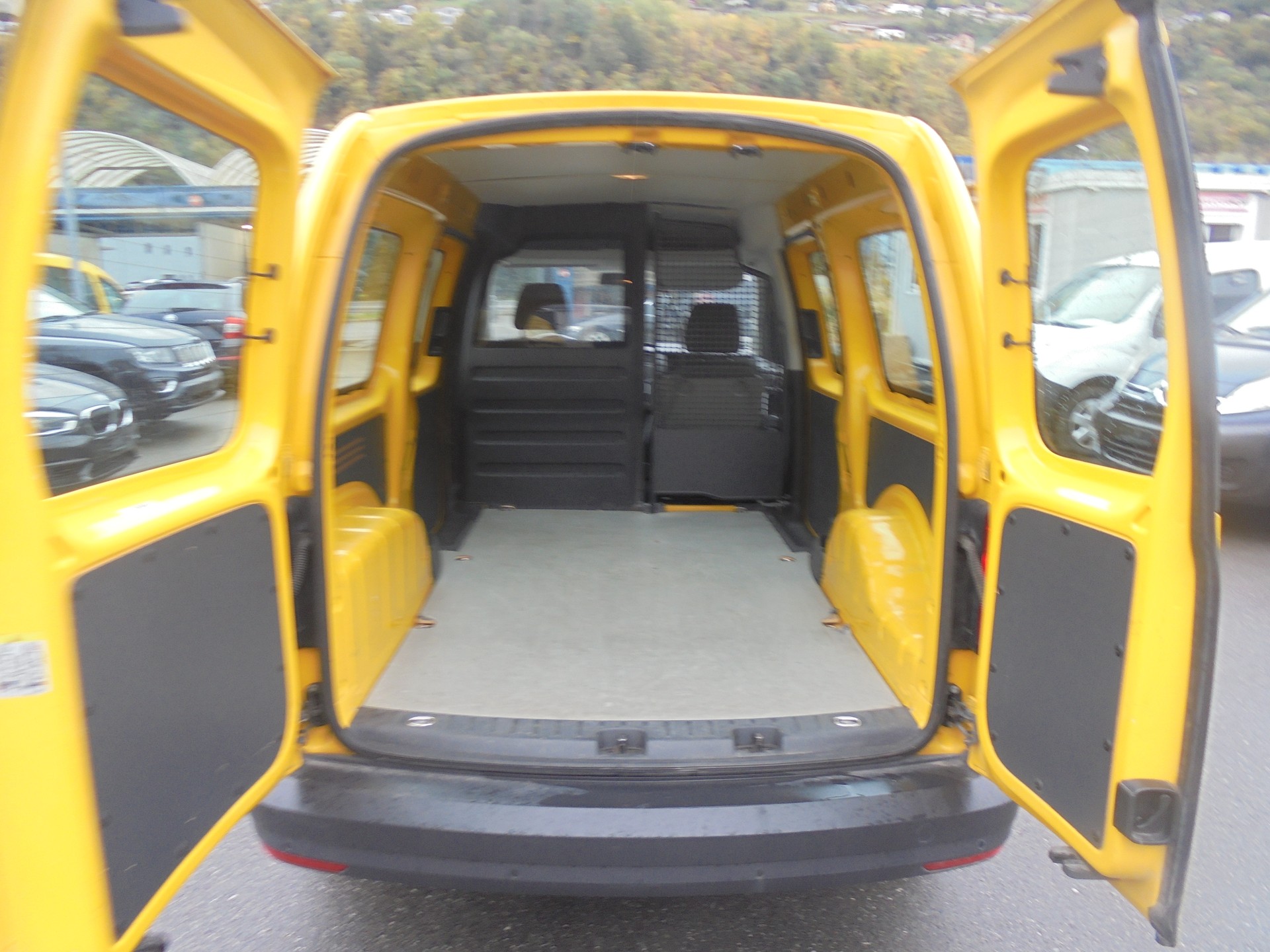VW Caddy Maxi 2.0TDI 4Mot. BlueMotion Technology DSG-image-11
