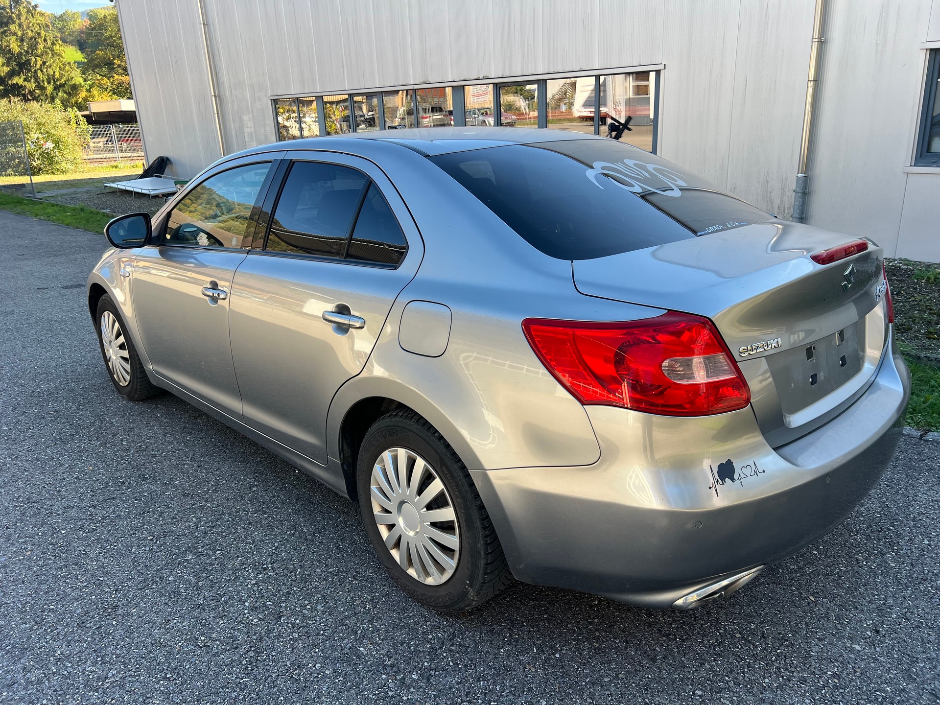 SUZUKI Kizashi 2.4 GL Top 4WD CVT-image-3