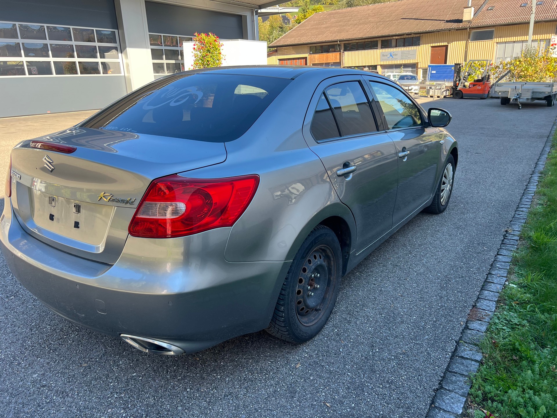 SUZUKI Kizashi 2.4 GL Top 4WD CVT-image-4