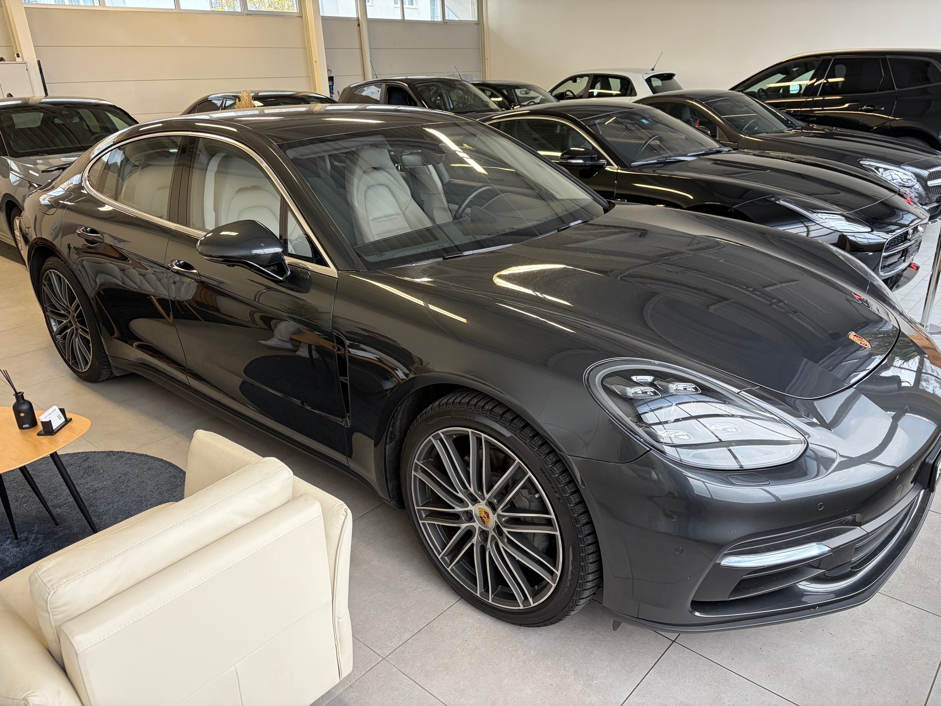 PORSCHE Panamera 4S PDK ** * Stilvolle Perfektion*-image-4