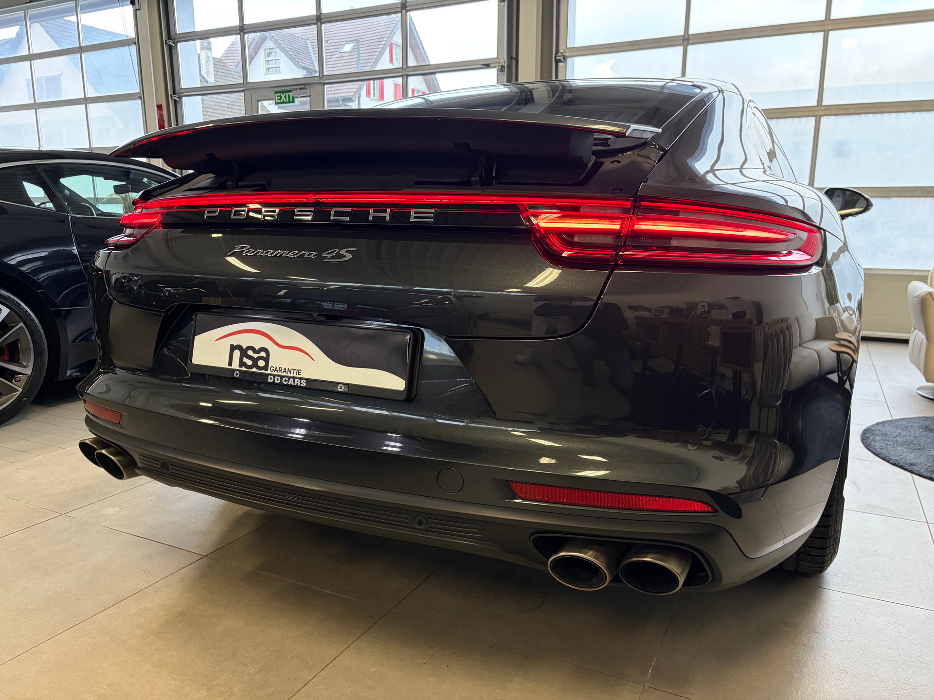PORSCHE Panamera 4S PDK ** * Stilvolle Perfektion*-image-5