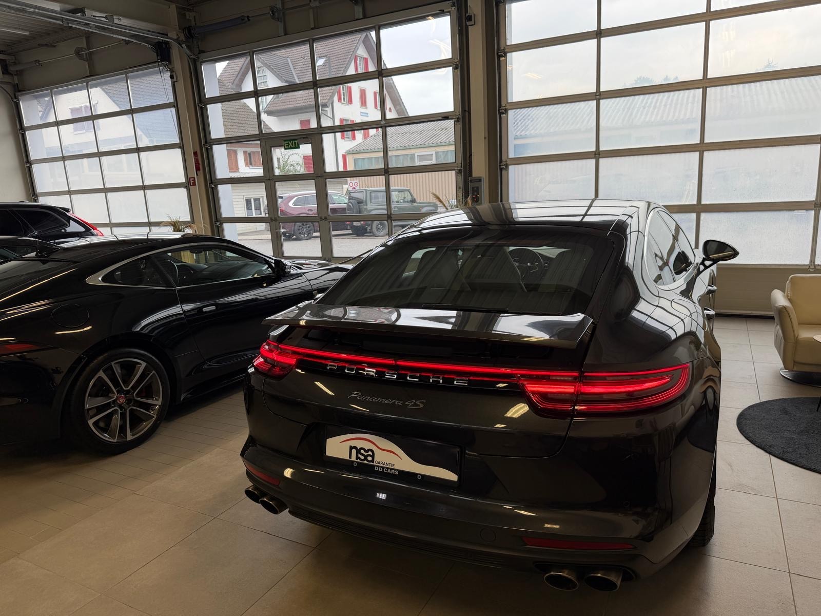 PORSCHE Panamera 4S PDK ** * Stilvolle Perfektion*-image-2