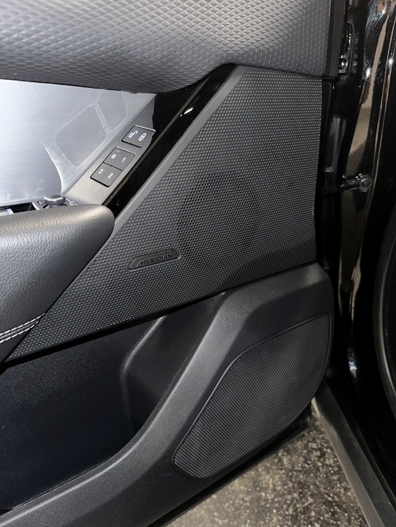 LAND ROVER Range Rover Velar R-Dynamic P 300 SE Automatic-image-12