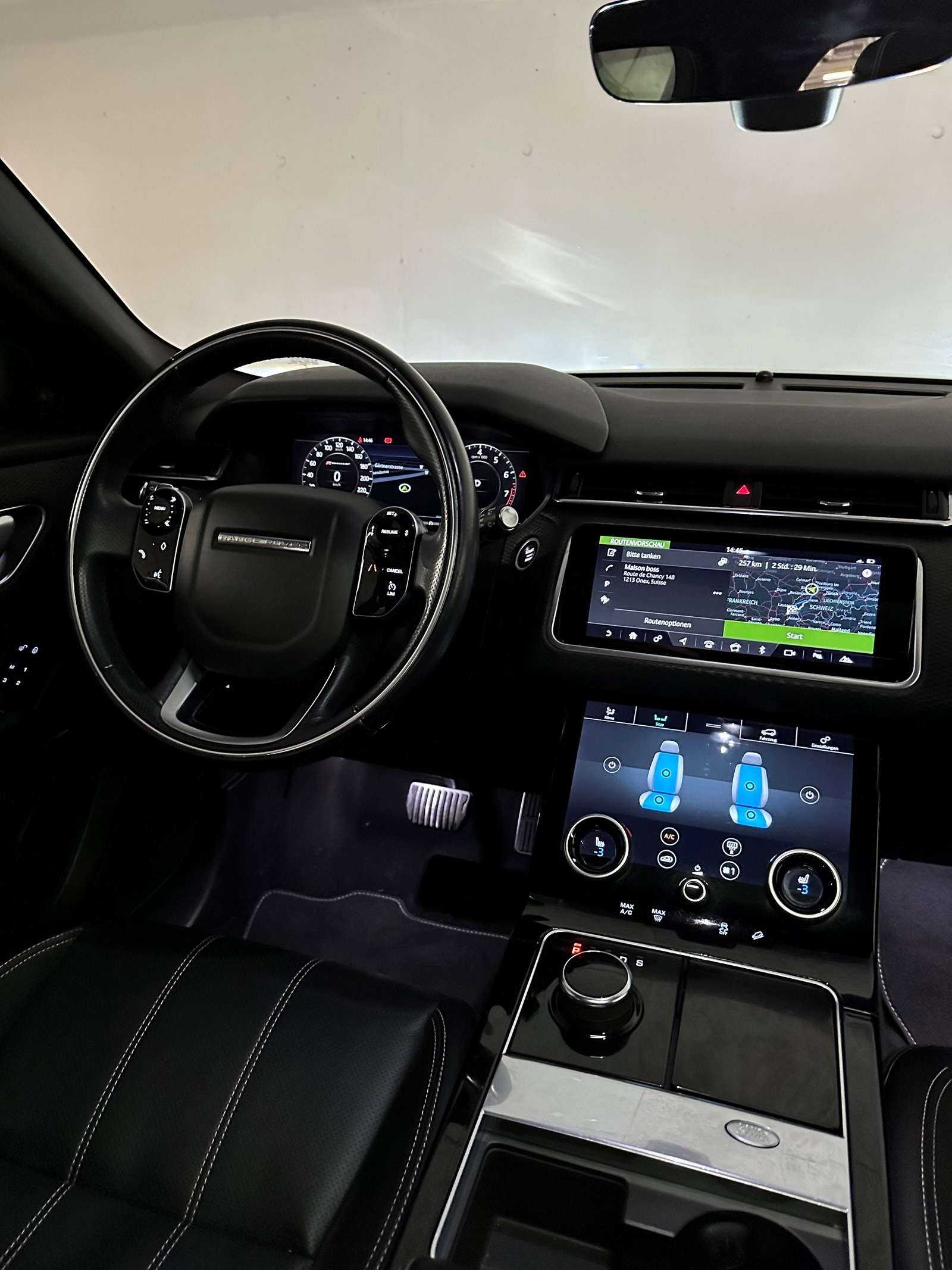 LAND ROVER Range Rover Velar R-Dynamic P 300 SE Automatic-image-7