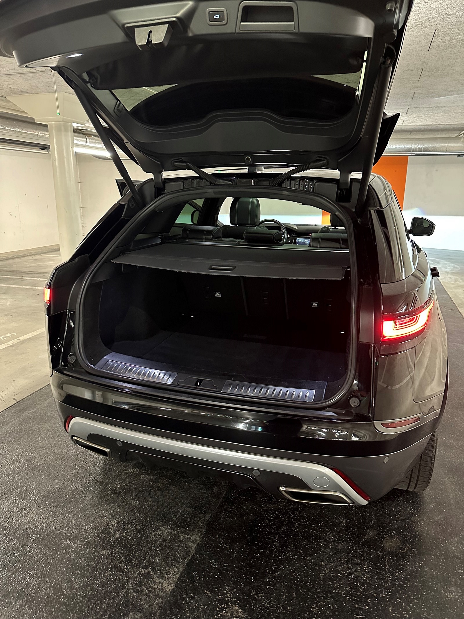 LAND ROVER Range Rover Velar R-Dynamic P 300 SE Automatic-image-5