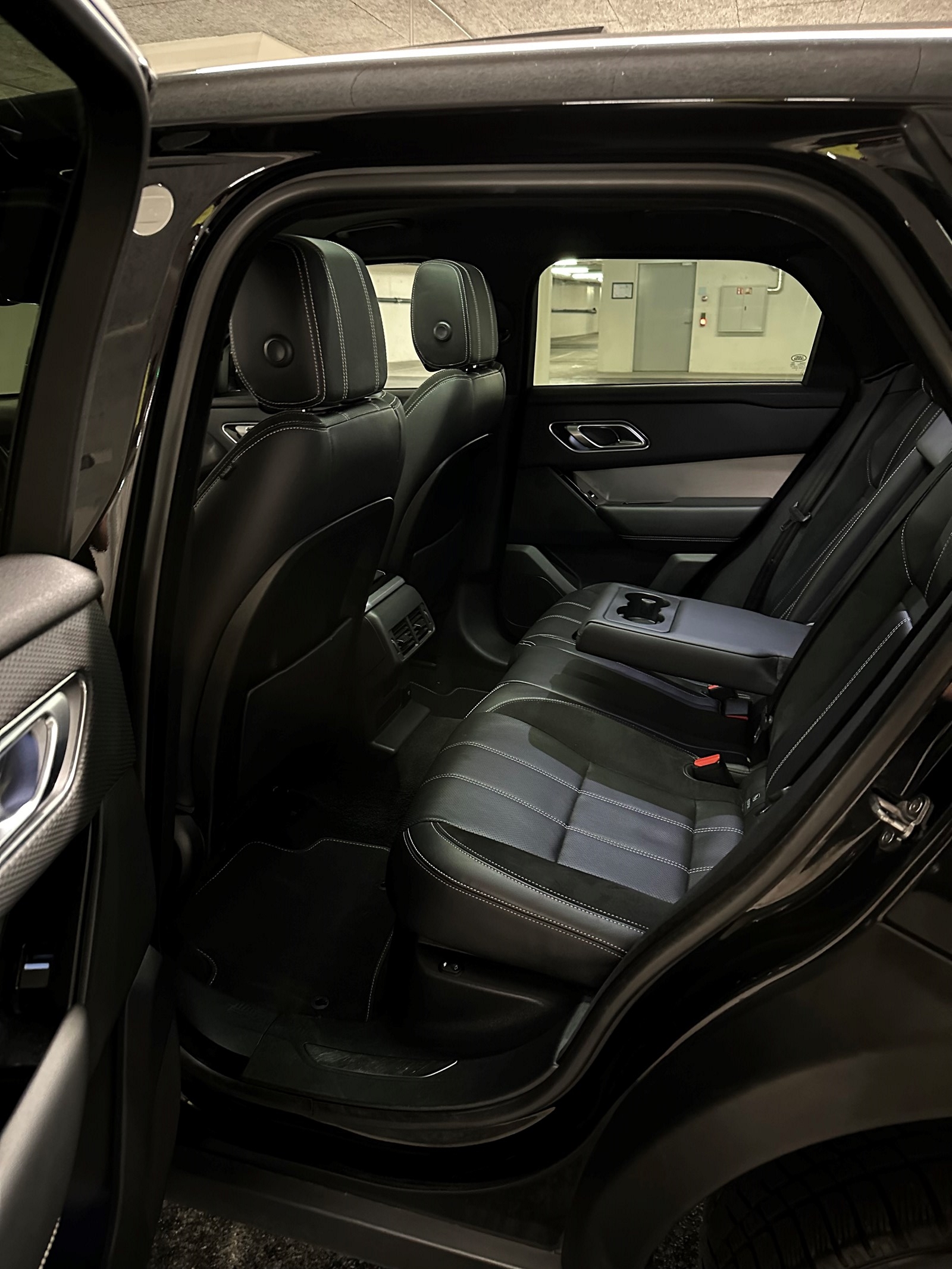 LAND ROVER Range Rover Velar R-Dynamic P 300 SE Automatic-image-4