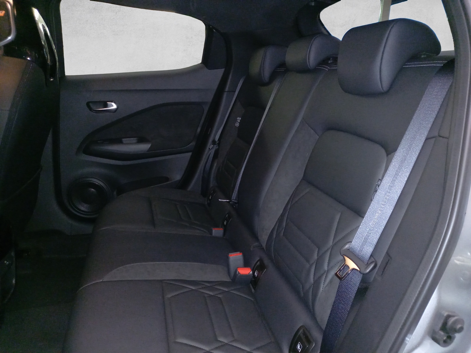 NISSAN Juke 1.6 Hybrid N-Design-image-11