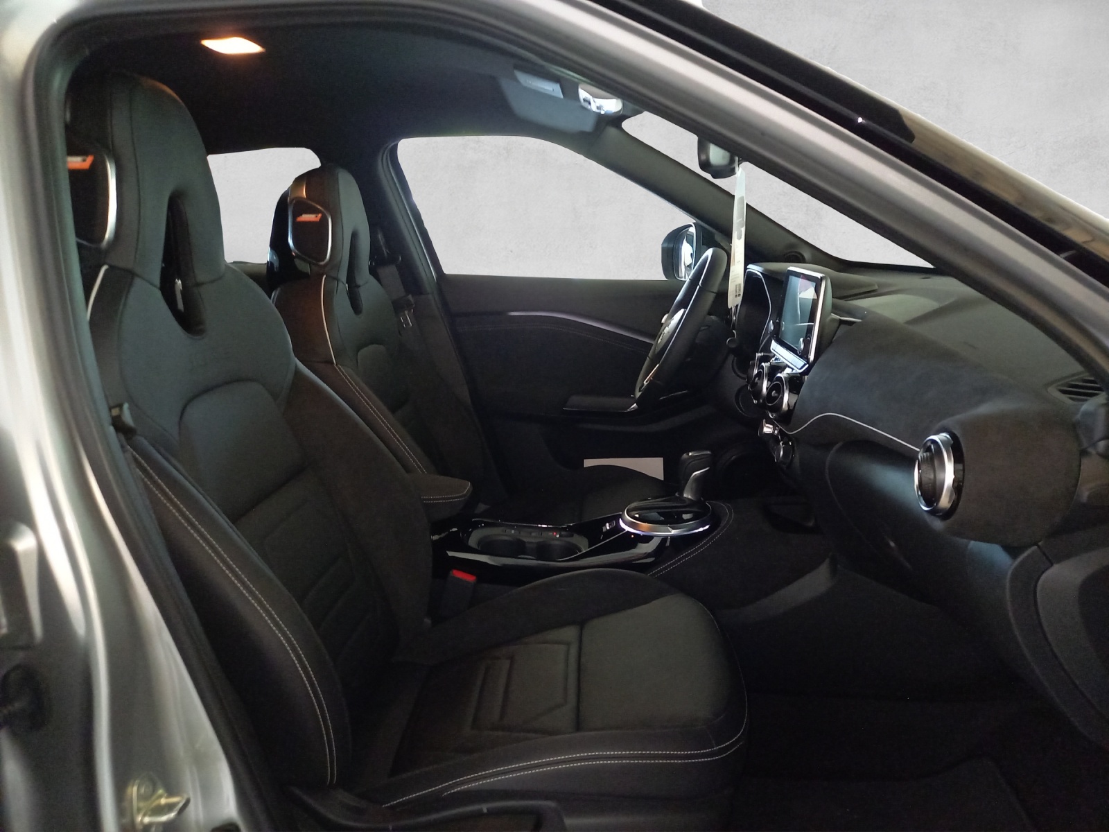 NISSAN Juke 1.6 Hybrid N-Design-image-13