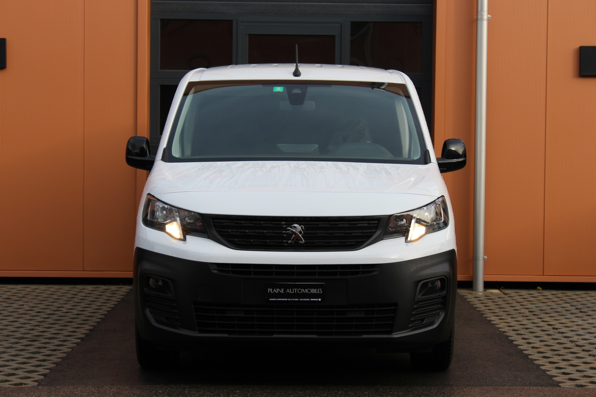PEUGEOT Partner 1.5 Blue HDi s/s Premium Long 1000kg - "2 Places/Caméra/Porte Coulissante"-showroom-element-1
