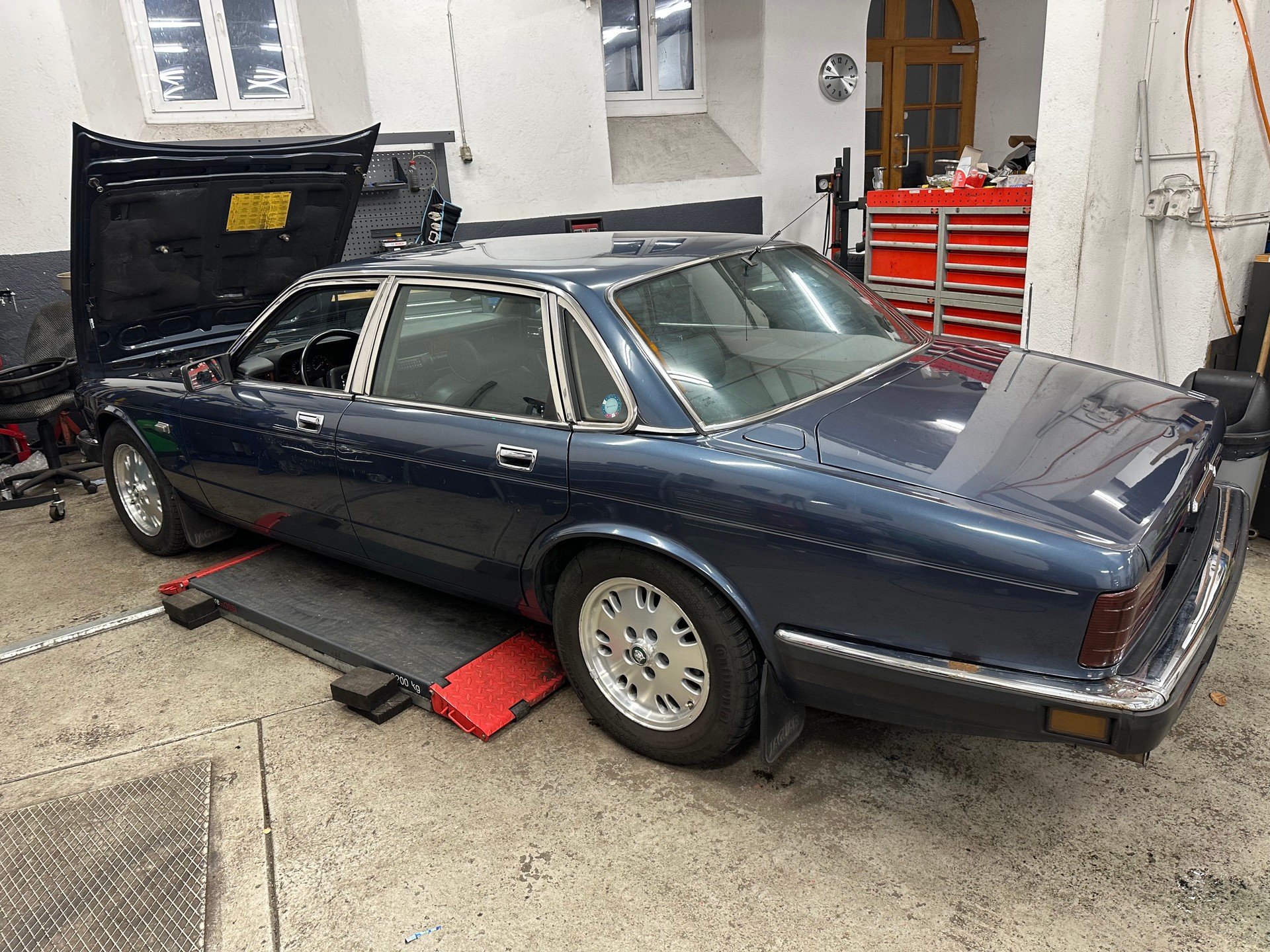 JAGUAR XJ6 3.6 Sovereign-image-3