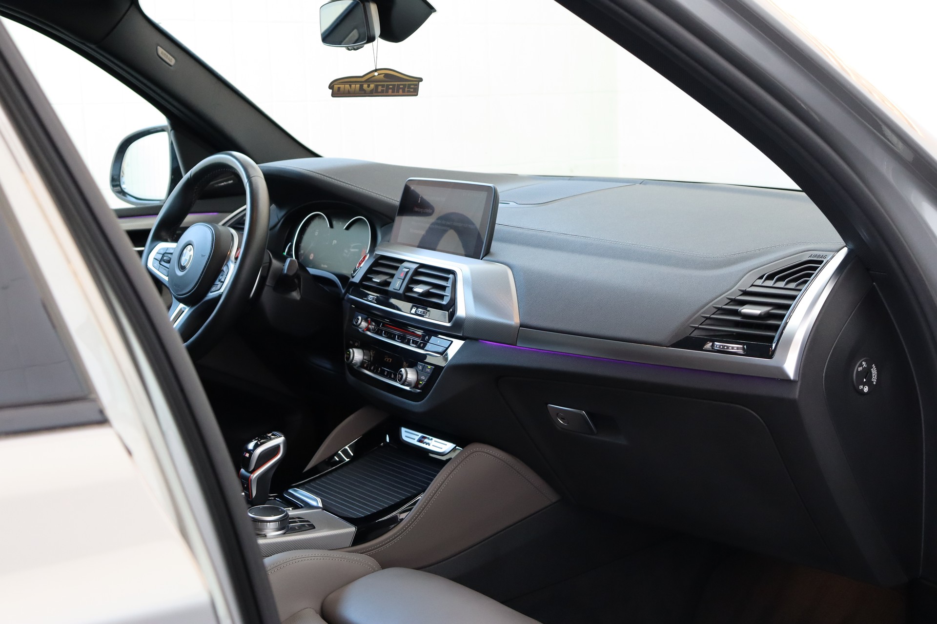 BMW X3 xDrive M Steptronic * VOLLAUSSSTATTUNG * PANO-DACH * FAHRASSISTENZ-PAKET * CH-FAHRZEUG *-image-12