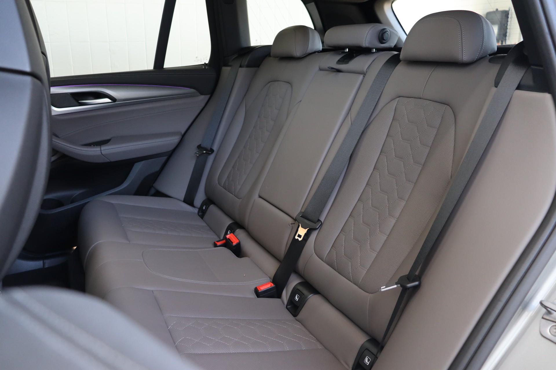 BMW X3 xDrive M Steptronic * VOLLAUSSSTATTUNG * PANO-DACH * FAHRASSISTENZ-PAKET * CH-FAHRZEUG *-image-15