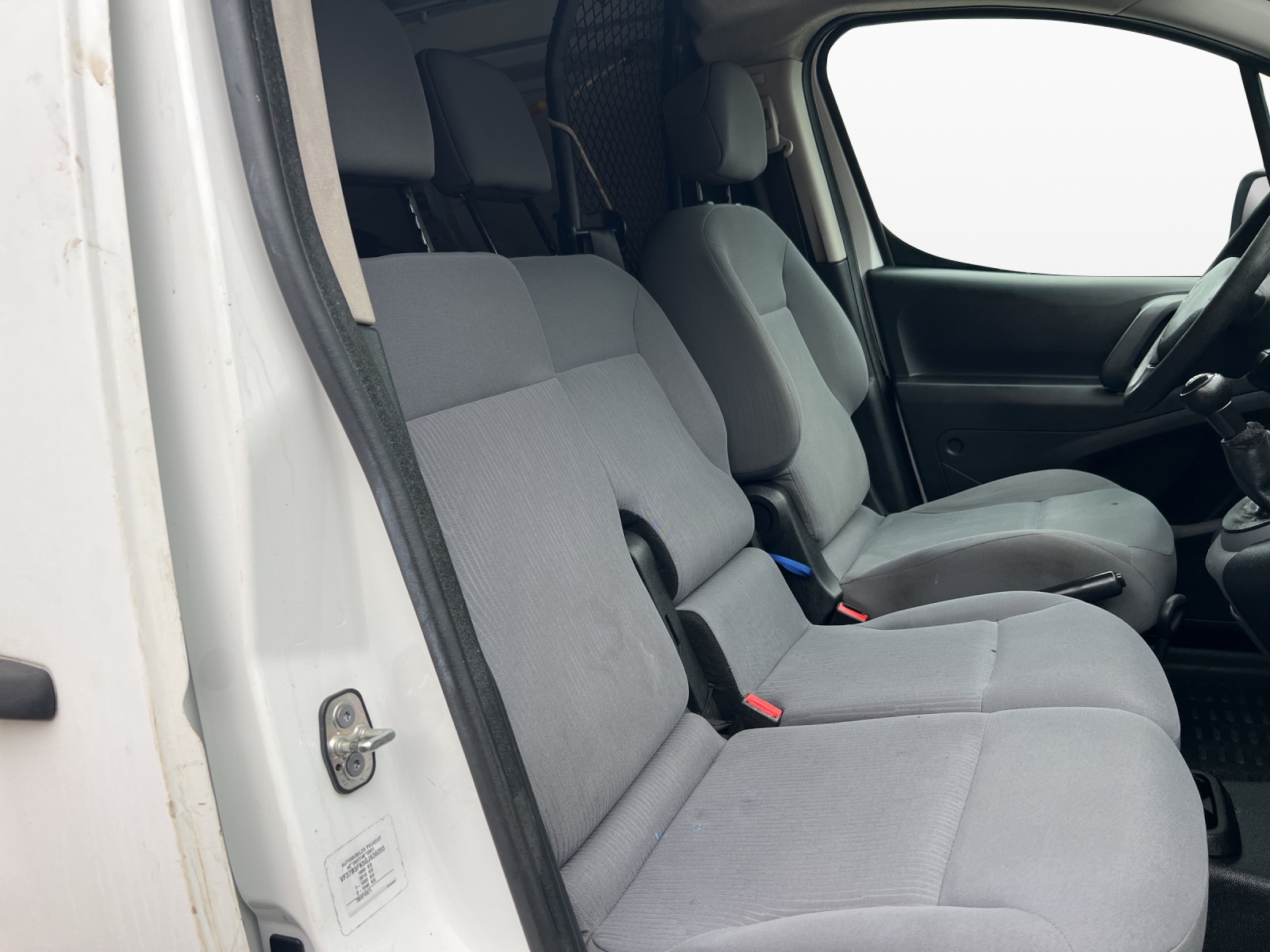 PEUGEOT Partner 1.6 VTi Access-image-17