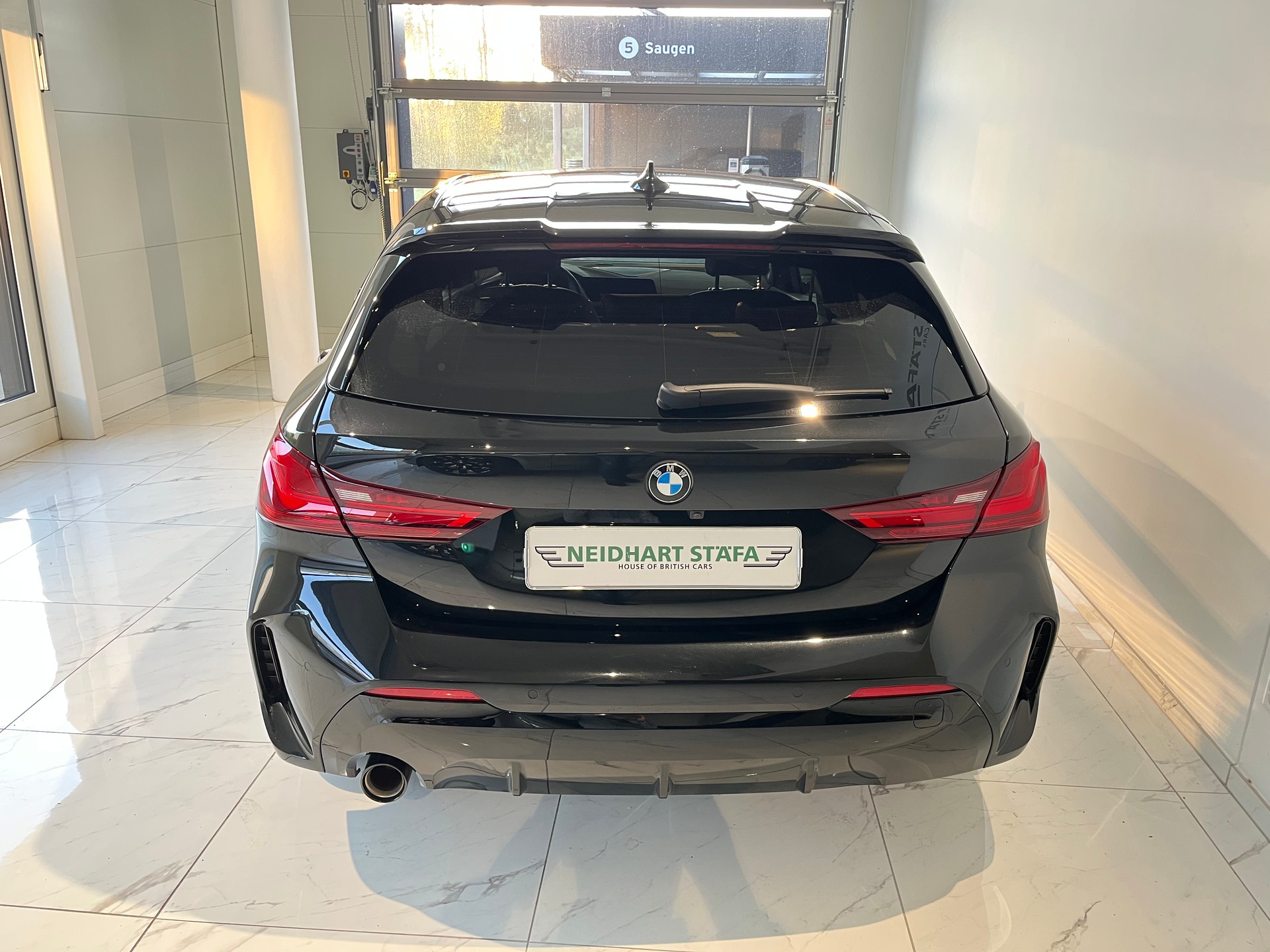BMW 118i Steptronic Pure M Sport-image-3