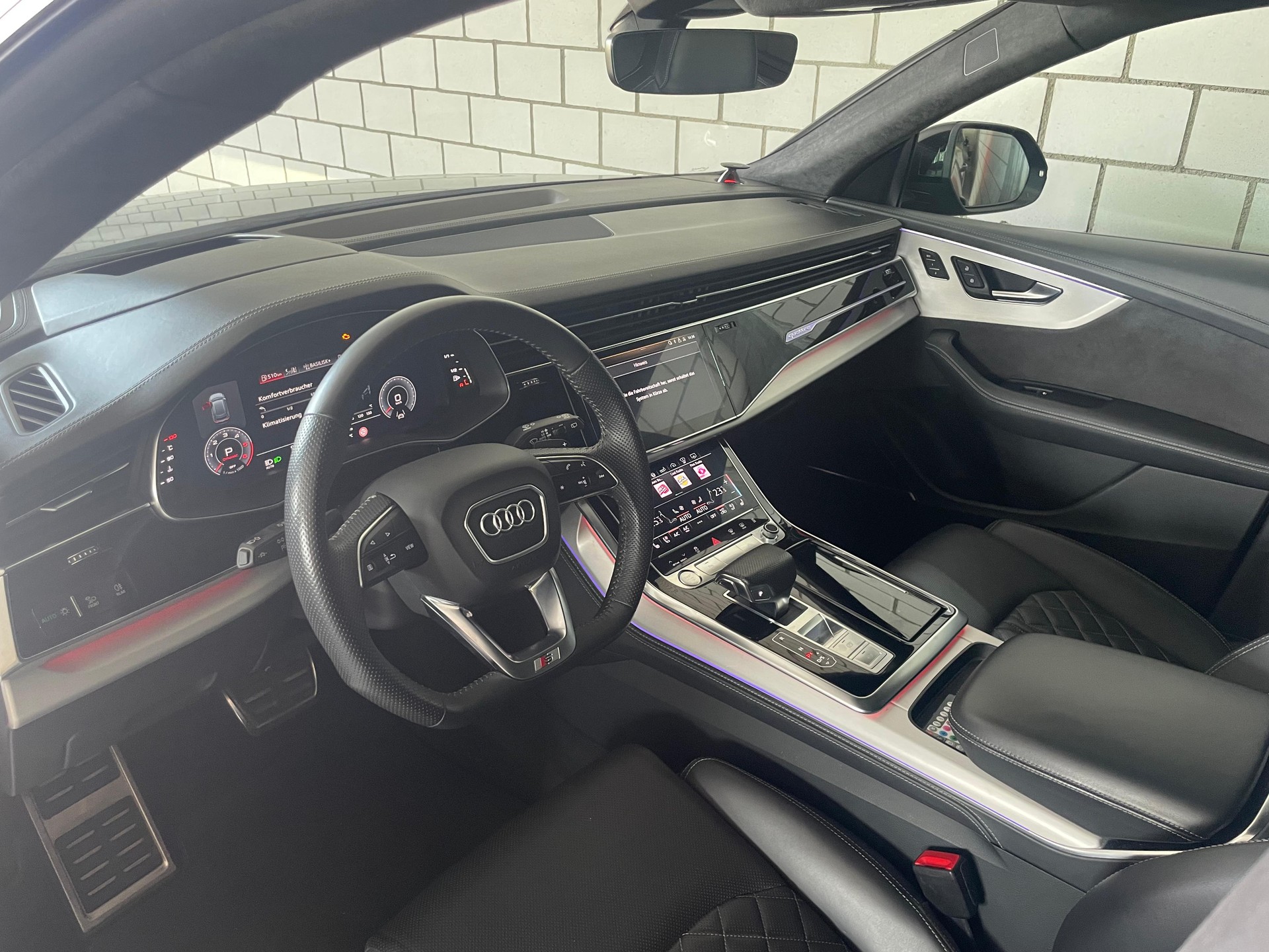 AUDI Q8 50 TDI quattro tiptronic Vollausstattung-image-3