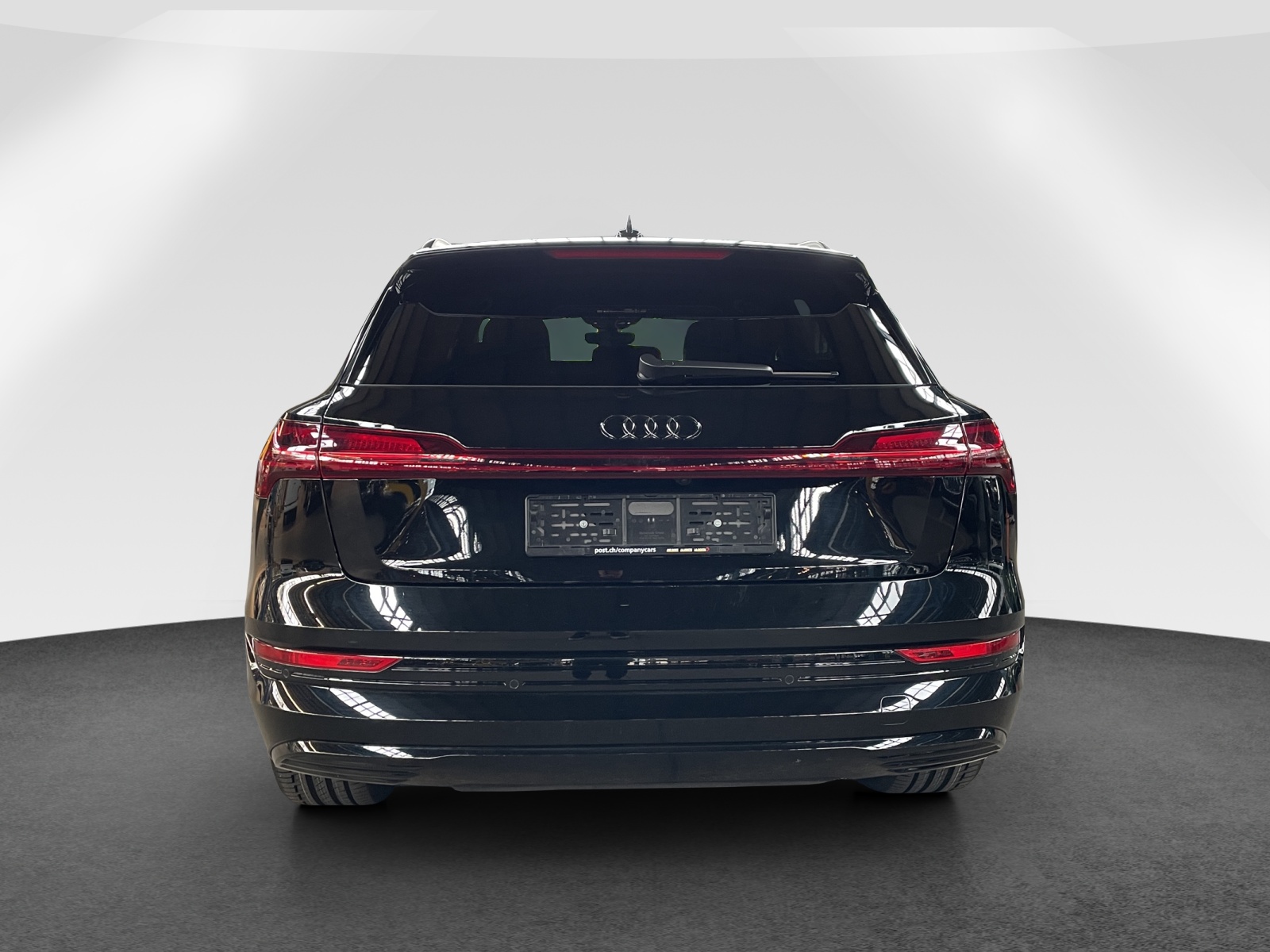 AUDI e-tron 55 Advanced quattro-image-4