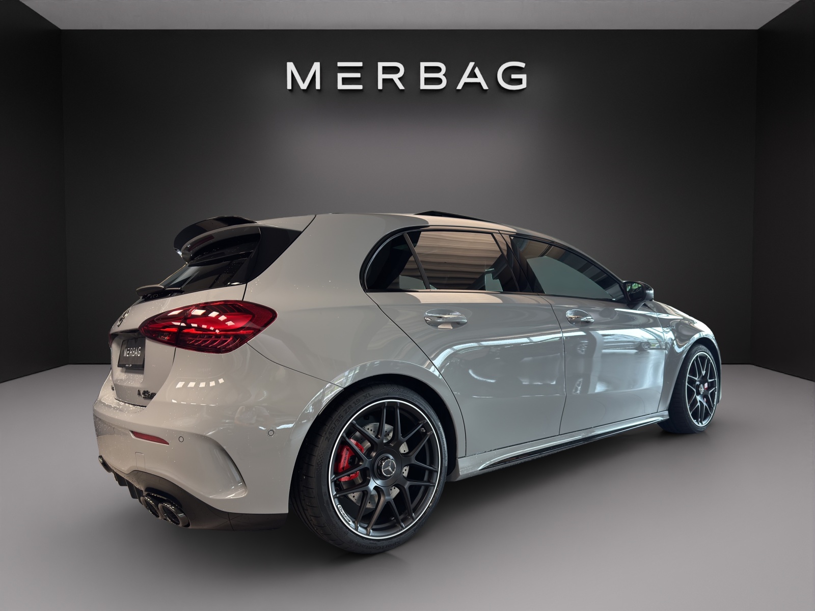 MERCEDES-BENZ A AMG 45 S 4Matic 8G-DCT-image-5