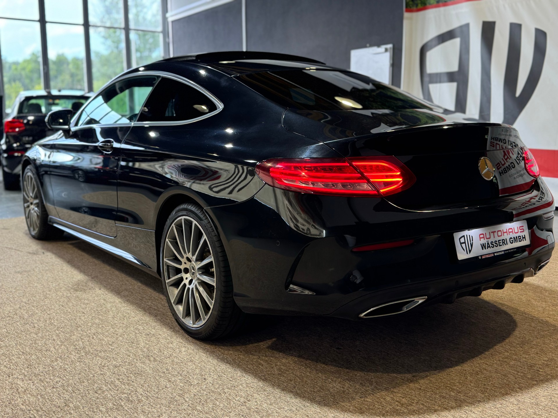 MERCEDES-BENZ C 250 d AMG Line Coupé 4Matic 9G-Tronic-image-4
