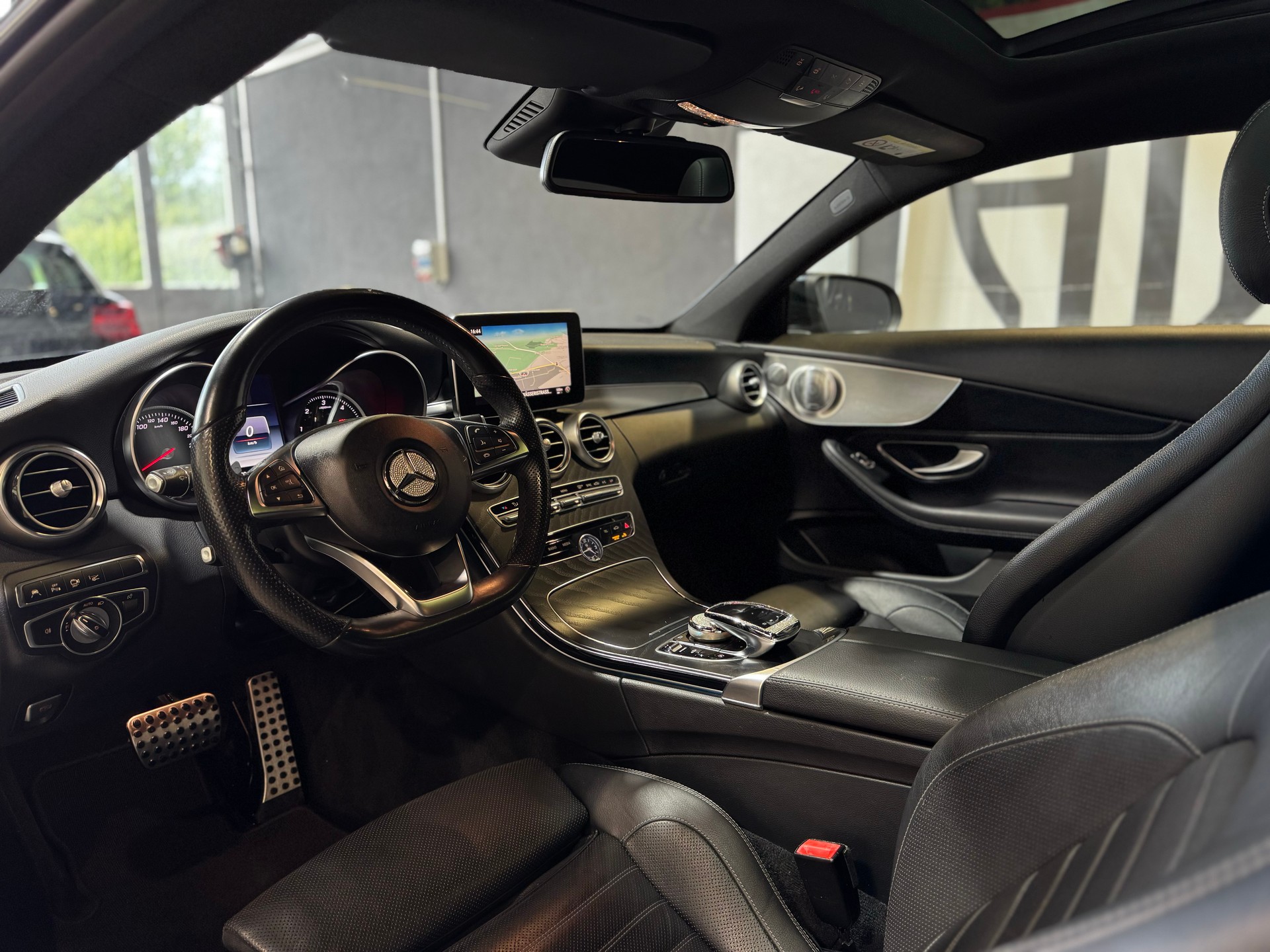 MERCEDES-BENZ C 250 d AMG Line Coupé 4Matic 9G-Tronic-image-9