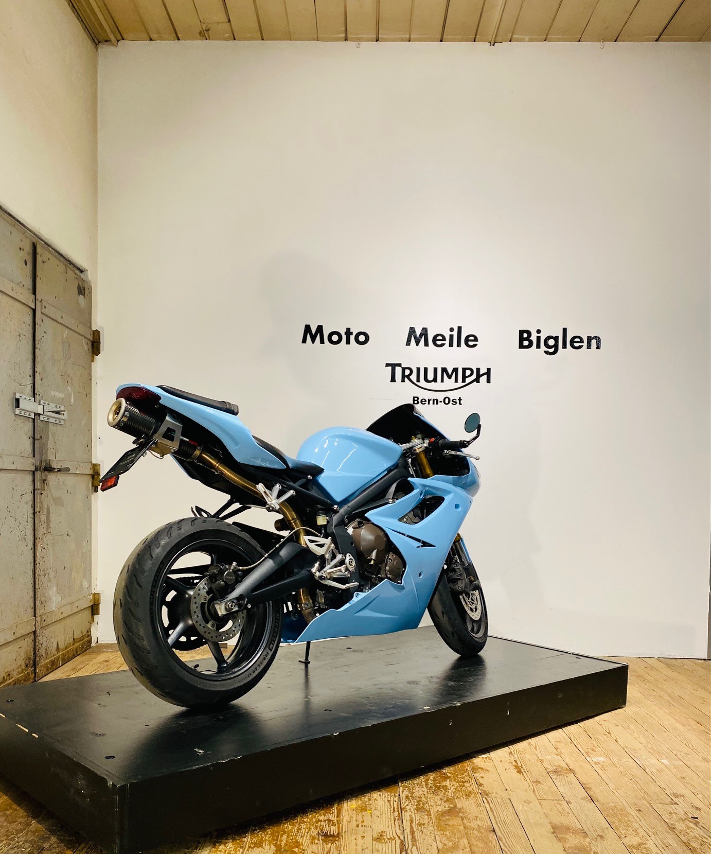 TRIUMPH Daytona 675-showroom-element-2