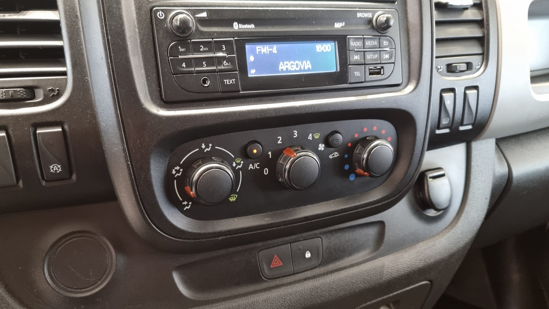 RENAULT Trafic Kaw. 2.9 t L1 H1 1.6 dCi 120 TwinTurbo Business-image-9