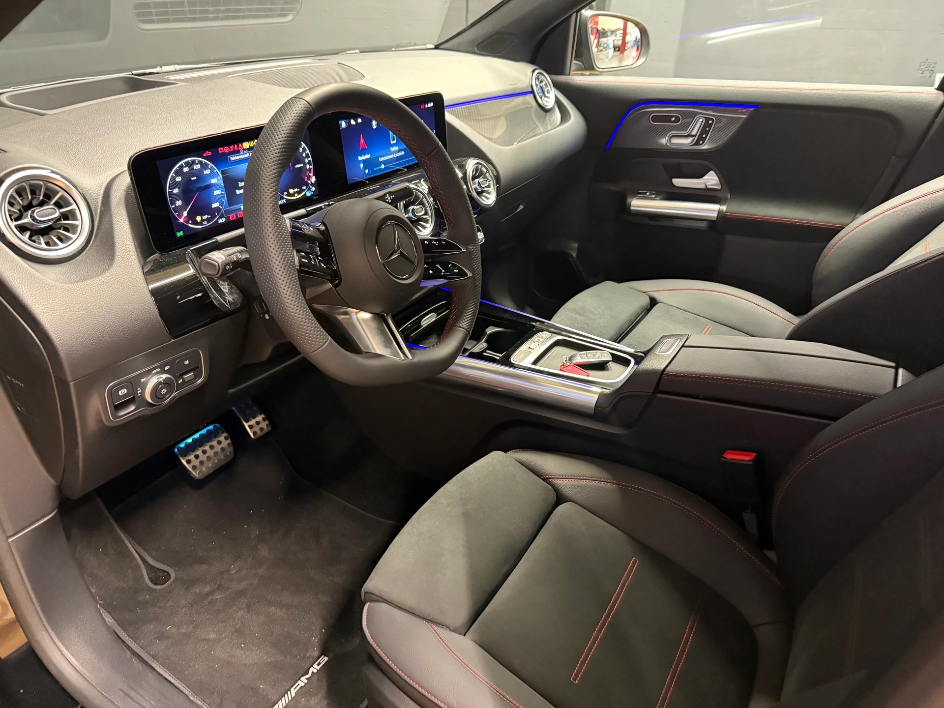 MERCEDES-BENZ GLA 250 e EQ Star - AMG / DISTRONIC / 360 Grad Kamera-image-15