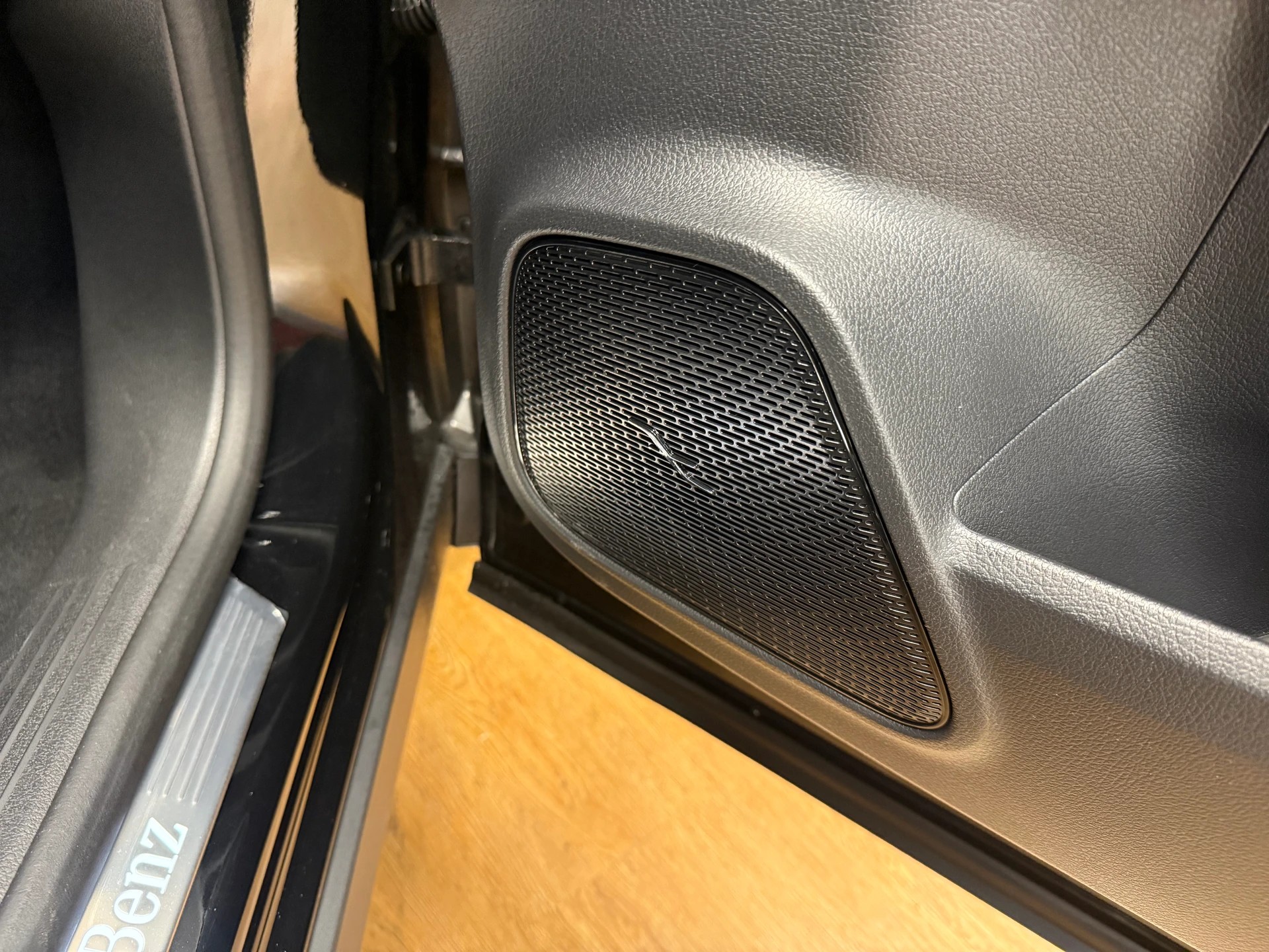 MERCEDES-BENZ GLA 250 e EQ Star - AMG / DISTRONIC / 360 Grad Kamera-image-12