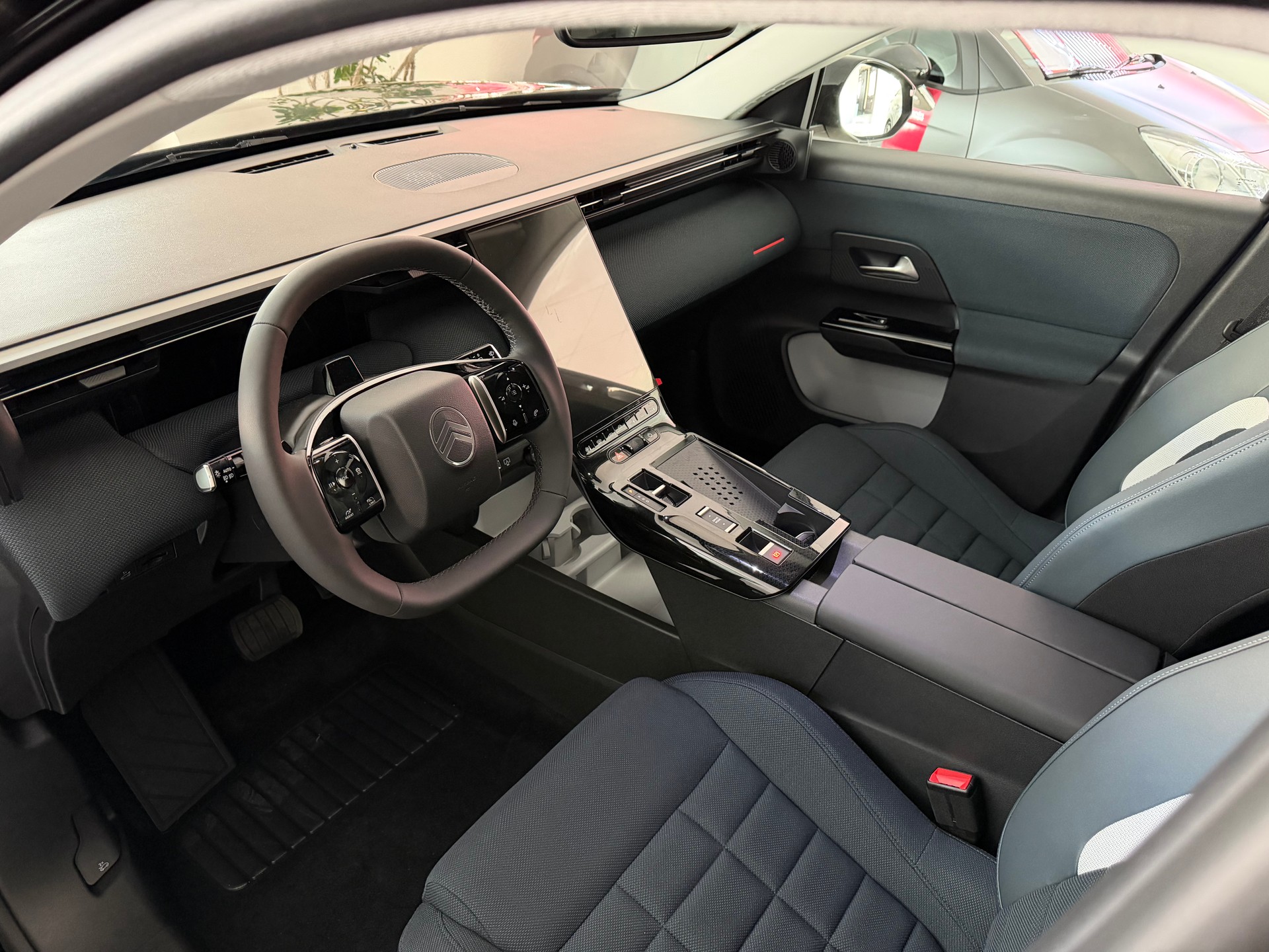 CITROEN ë-C5 Aircross Plus-image-4