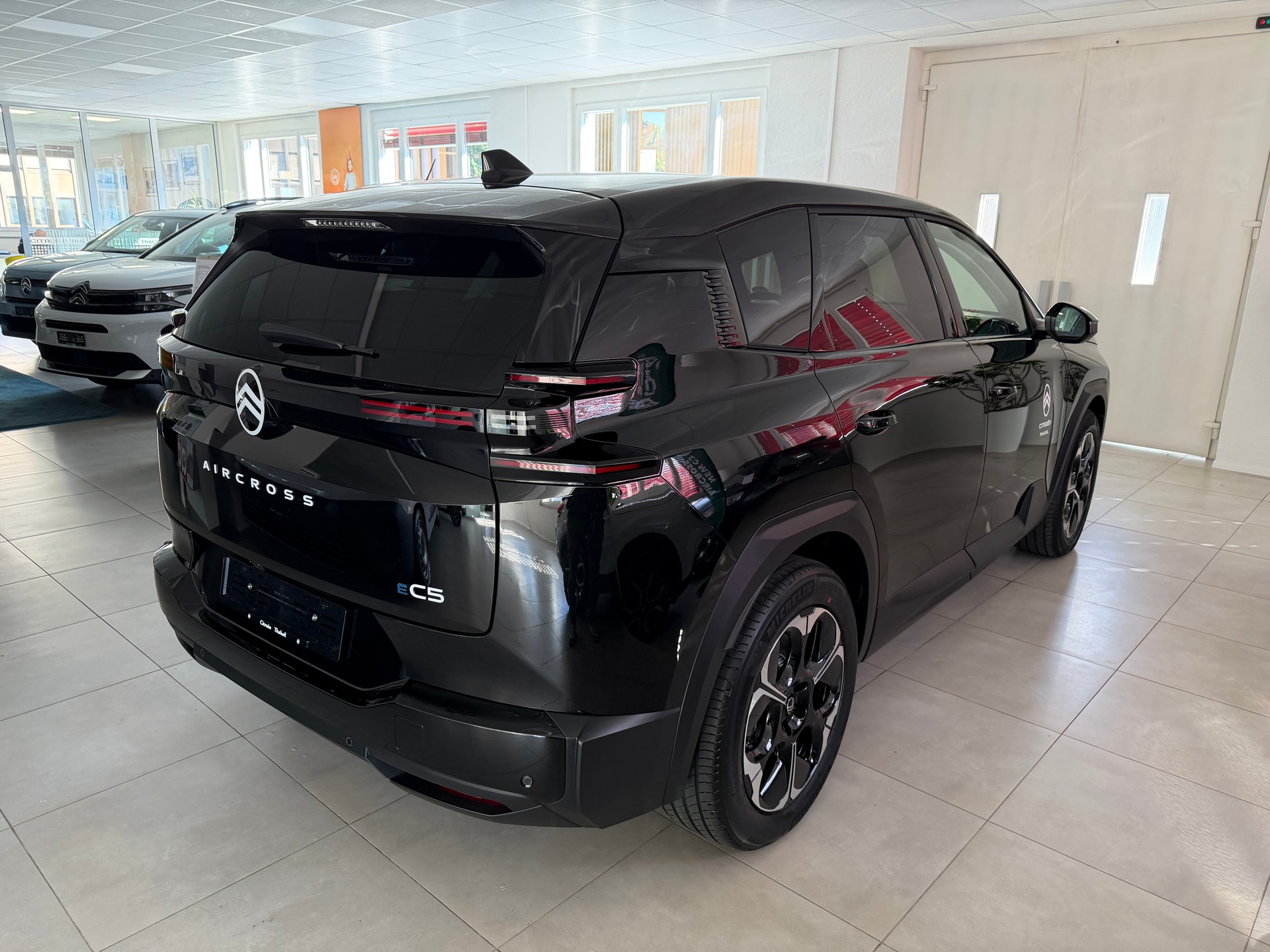 CITROEN ë-C5 Aircross Plus-image-2