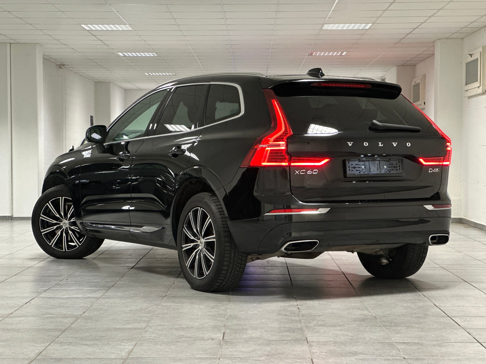 VOLVO XC60 D4 AWD Inscription Geartronic-image-29