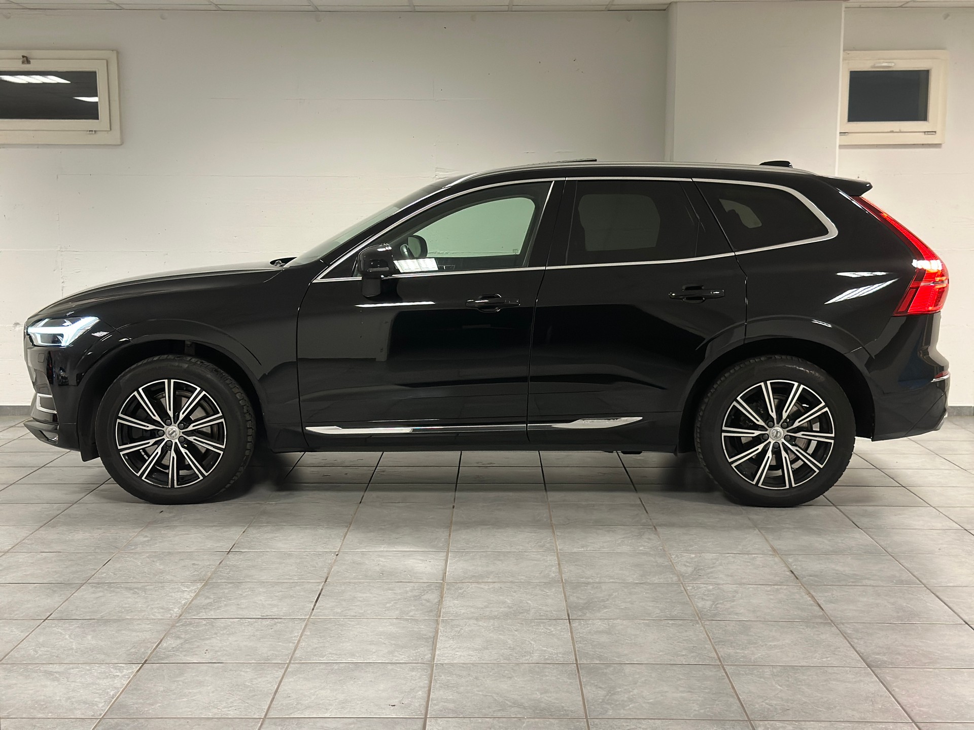 VOLVO XC60 D4 AWD Inscription Geartronic-image-24