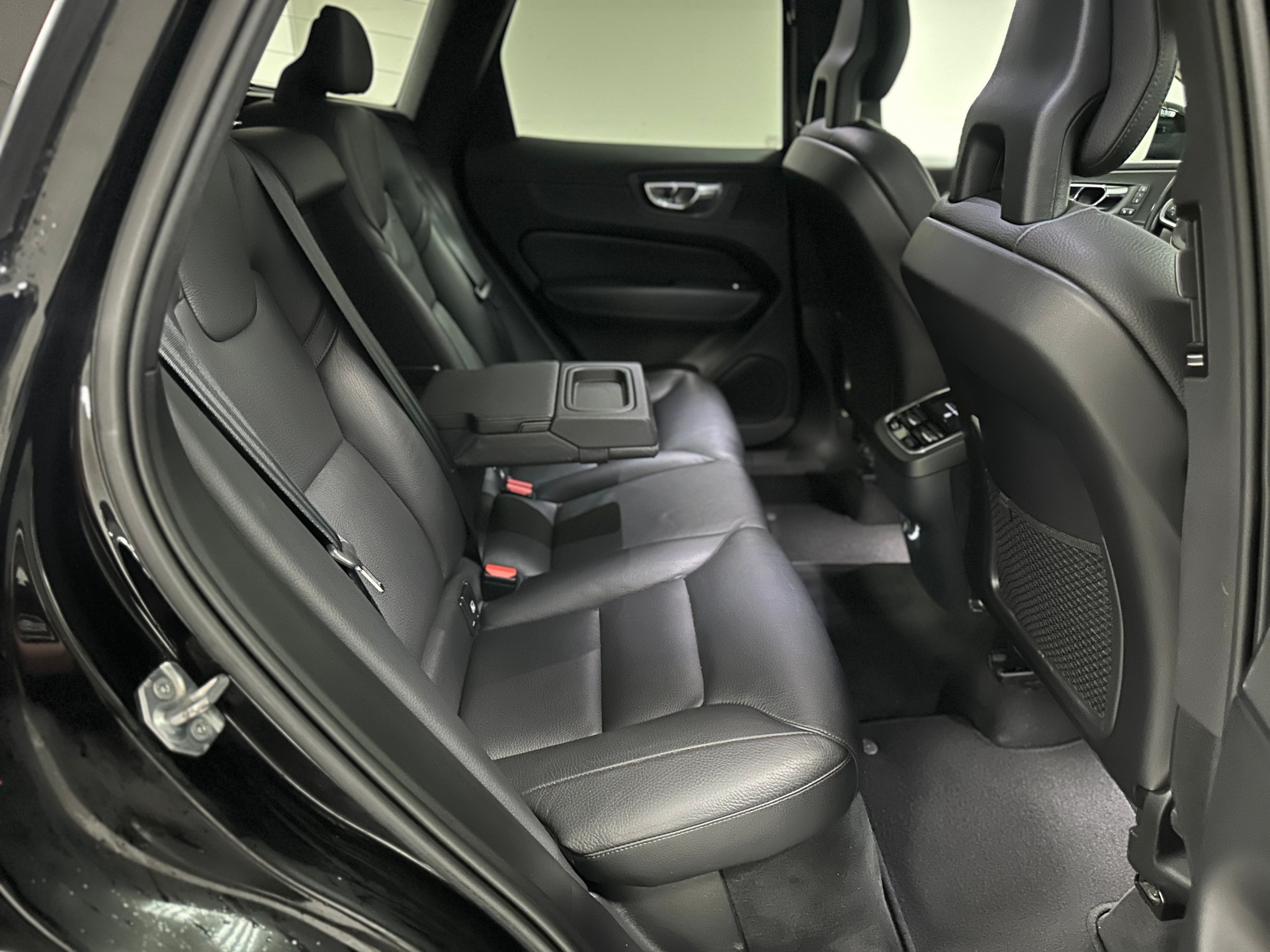 VOLVO XC60 D4 AWD Inscription Geartronic-image-17
