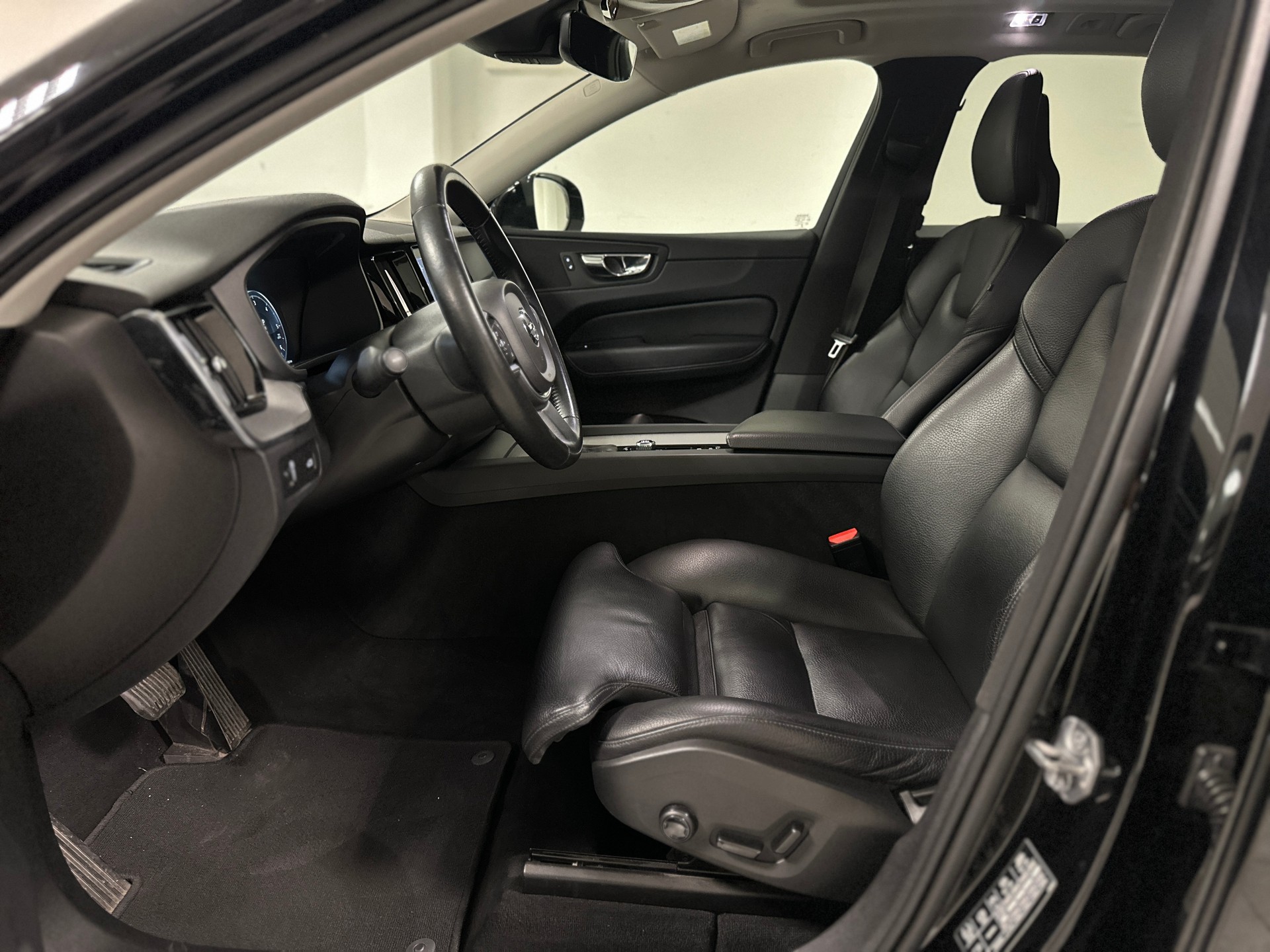 VOLVO XC60 D4 AWD Inscription Geartronic-image-6
