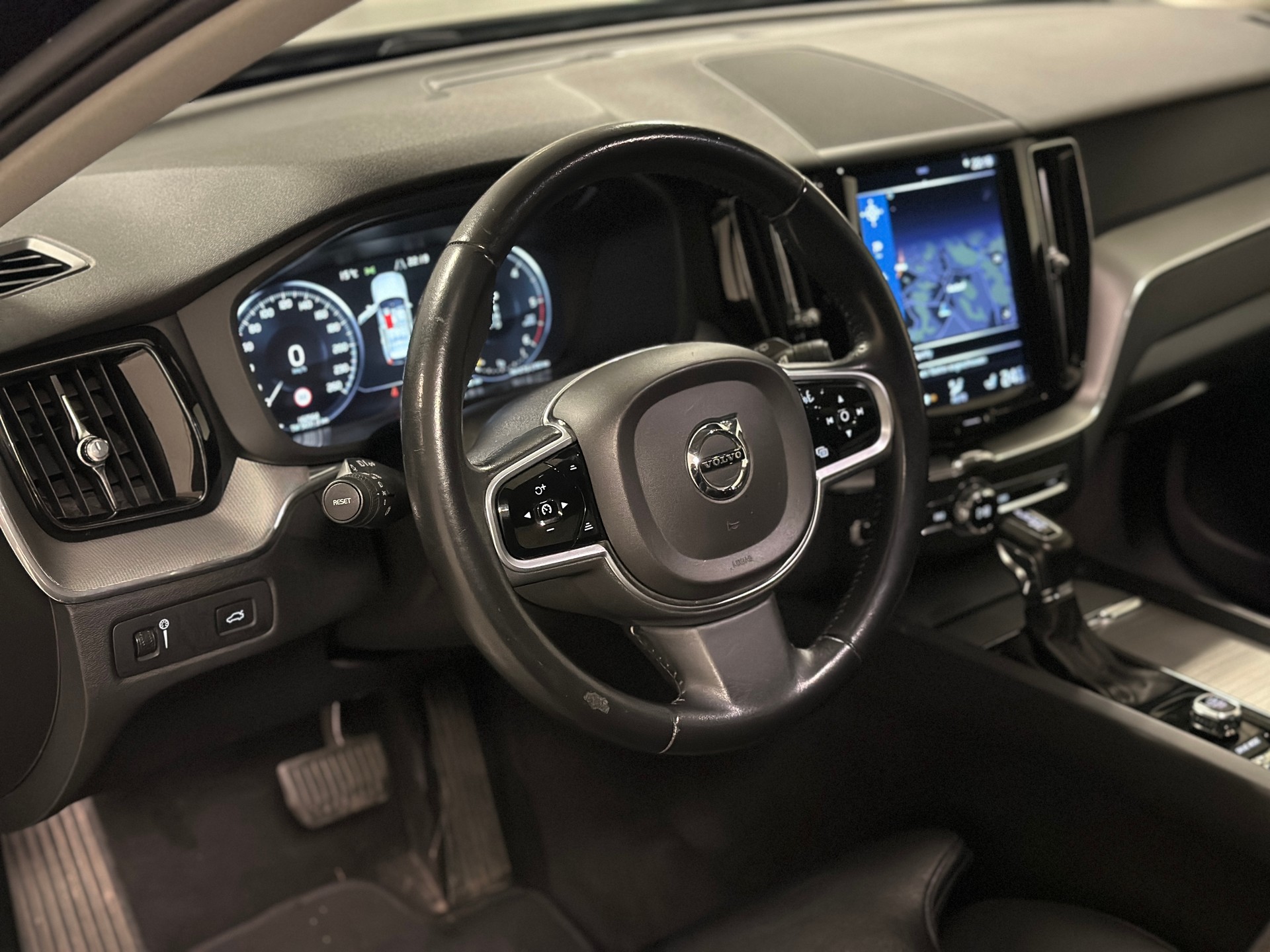 VOLVO XC60 D4 AWD Inscription Geartronic-image-9