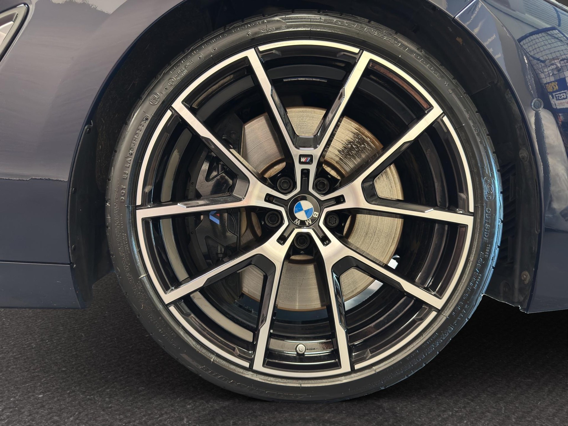 BMW M850i xDrive Cabriolet-image-13