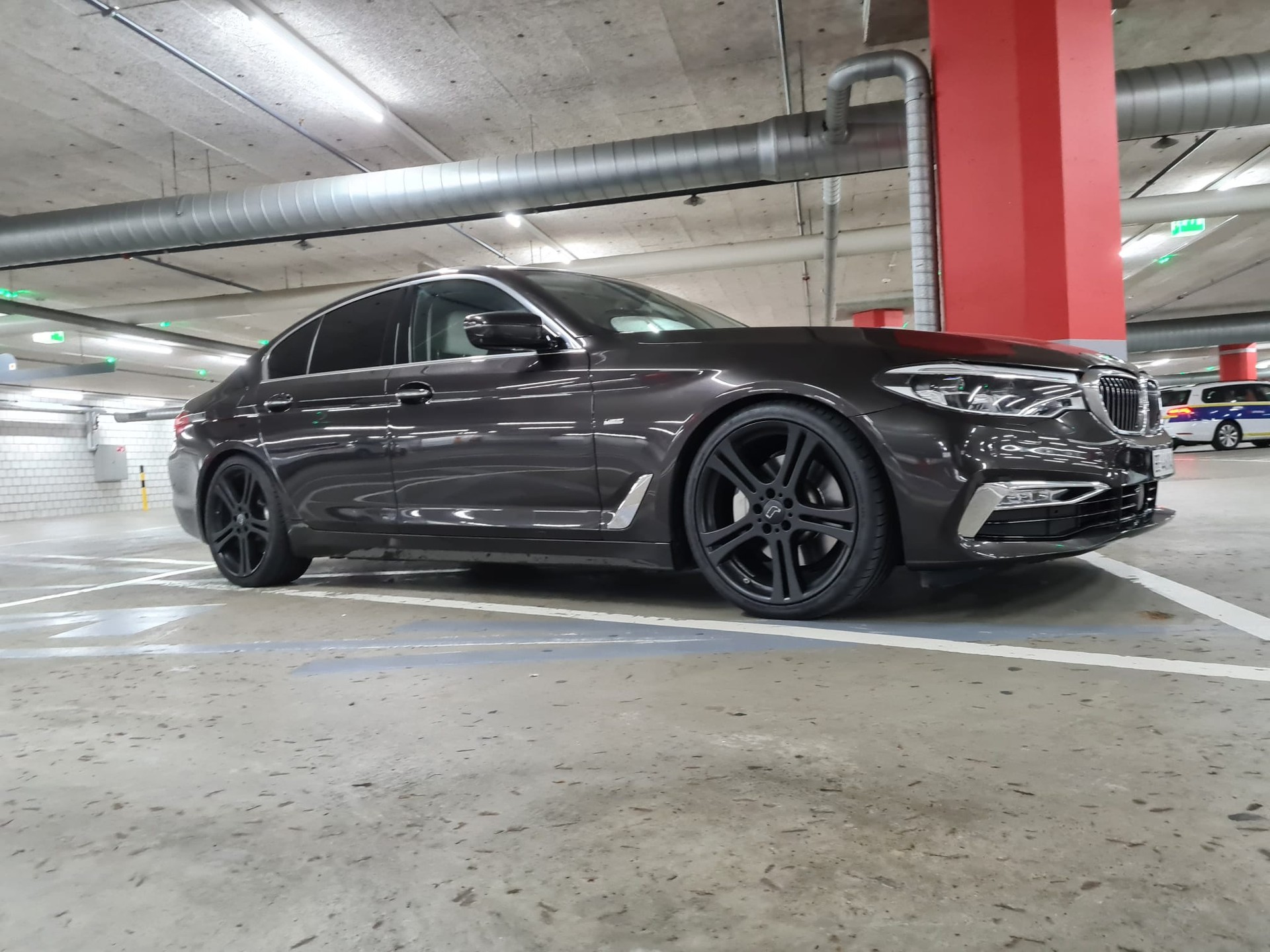 BMW 530i xDrive Luxury Line Steptronic-image-7