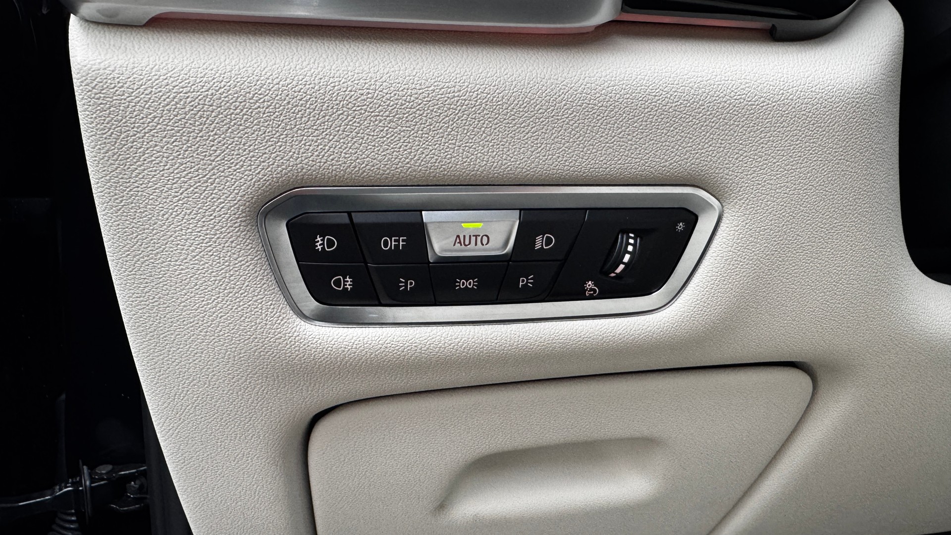 BMW X5 xDrive M50d Steptronic „Selten so vollgepackt: Dieser X5 ist ein echter Treffer“-image-13