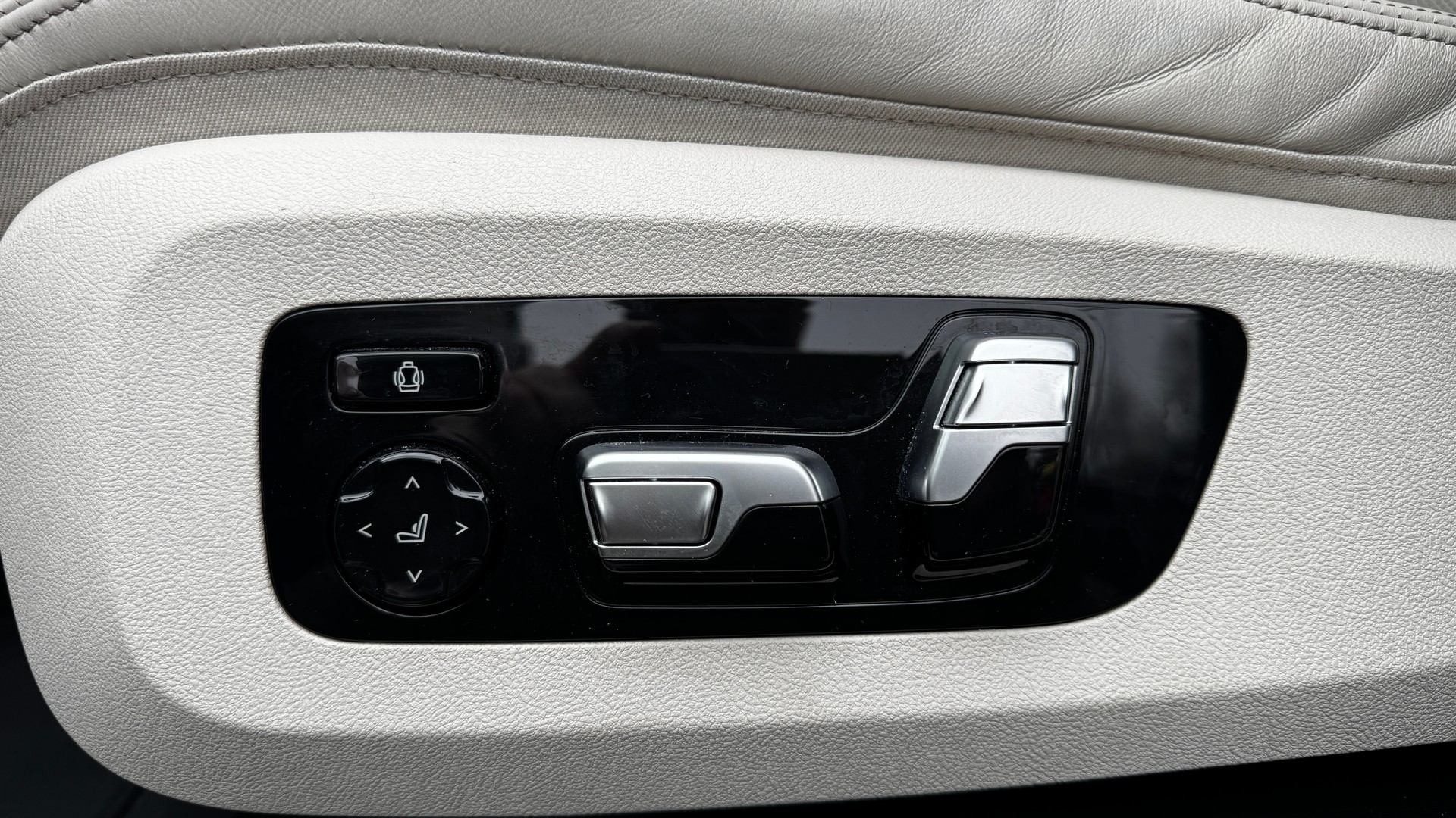 BMW X5 xDrive M50d Steptronic „Selten so vollgepackt: Dieser X5 ist ein echter Treffer“-image-6