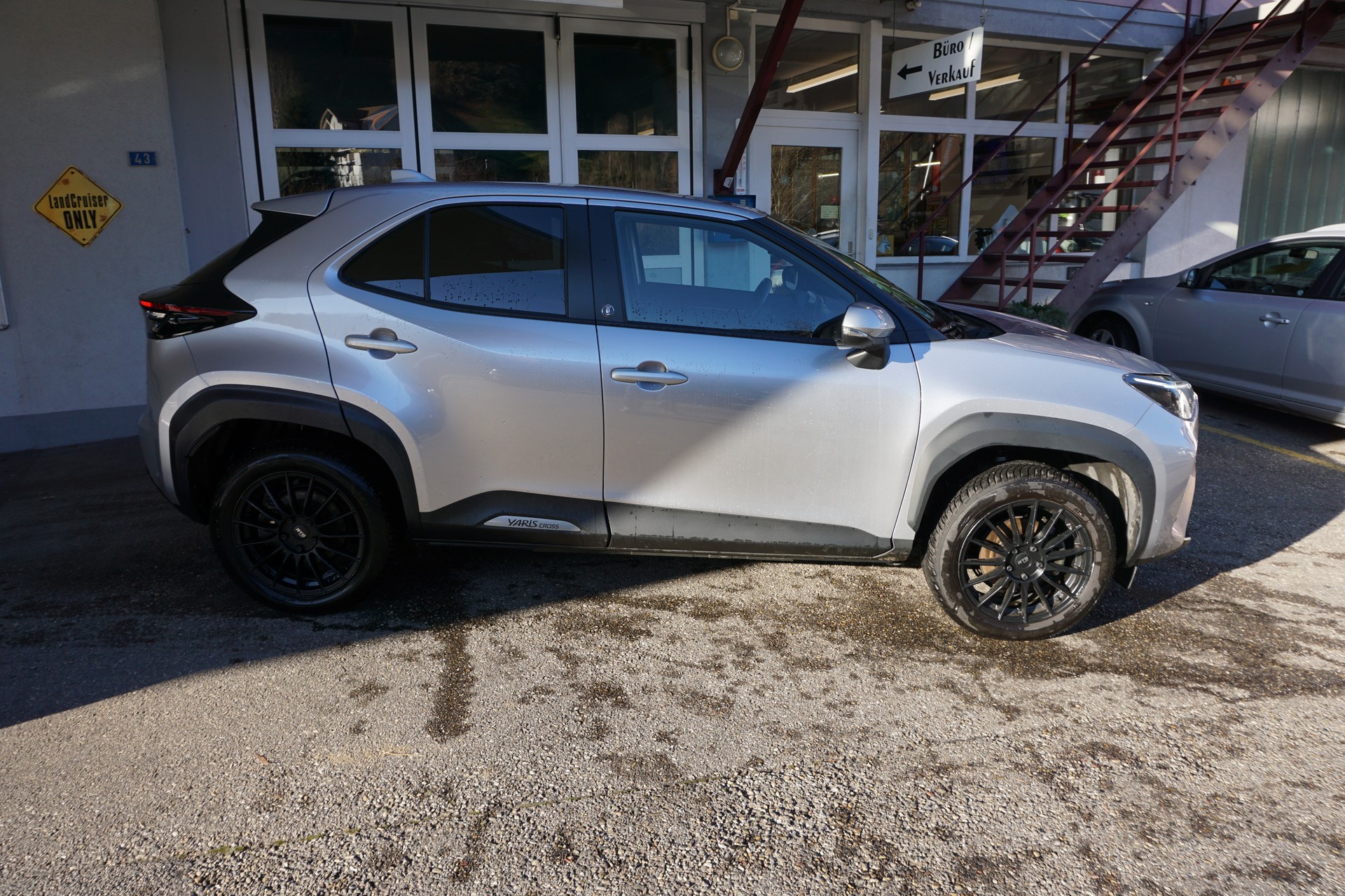 TOYOTA Yaris Cross 1.5 Trend e-CVT AWDi-image-7