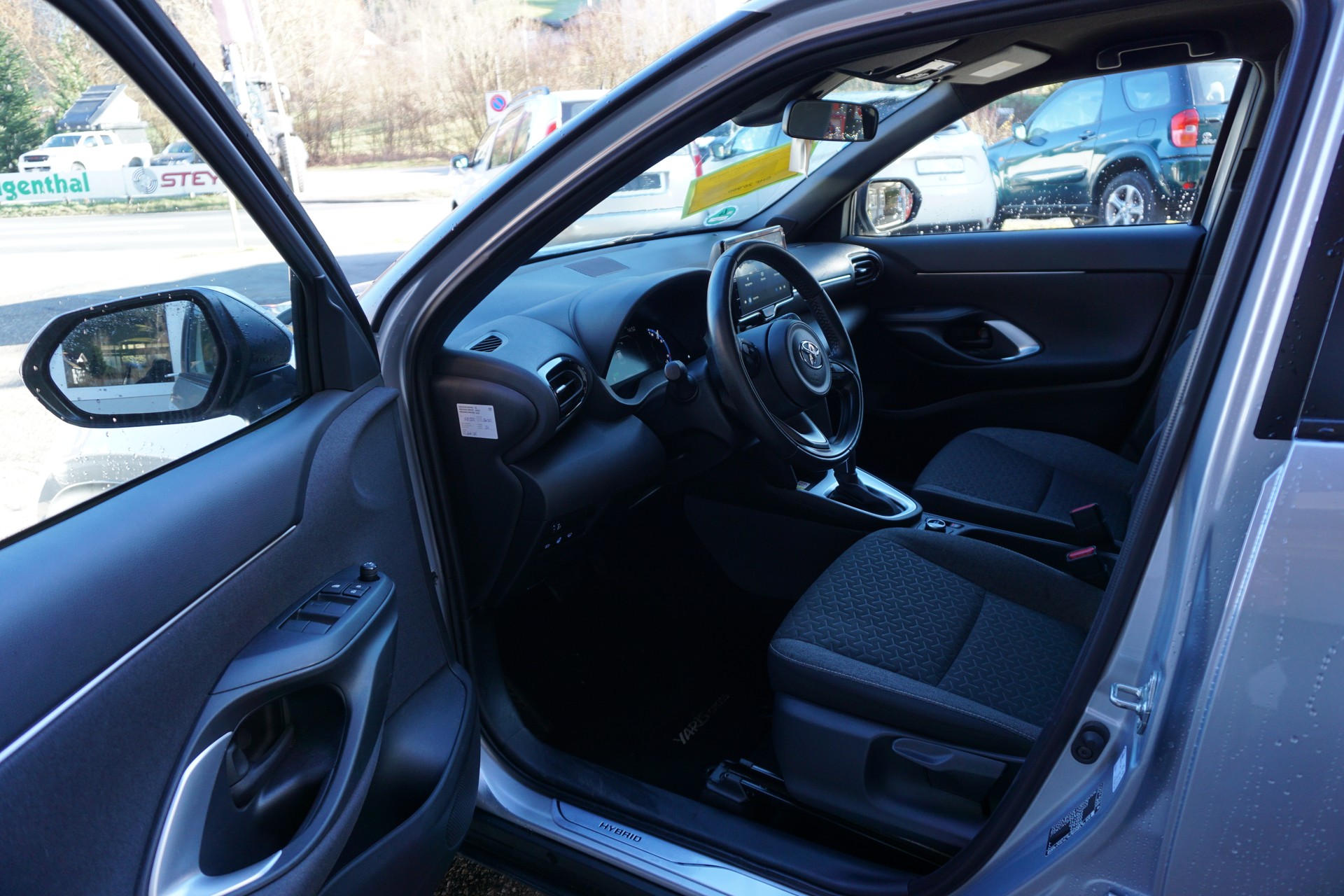 TOYOTA Yaris Cross 1.5 Trend e-CVT AWDi-image-8