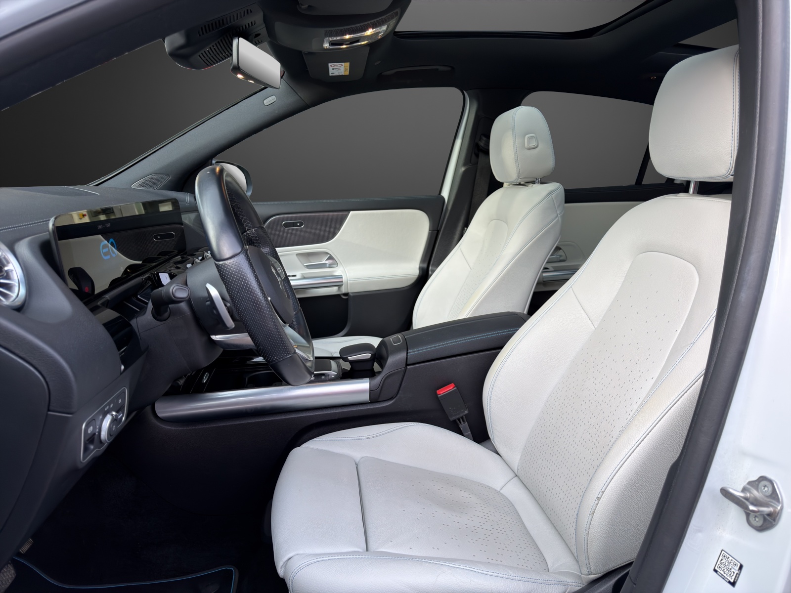 MERCEDES-BENZ EQA 350 Edition 1 4Matic-image-7