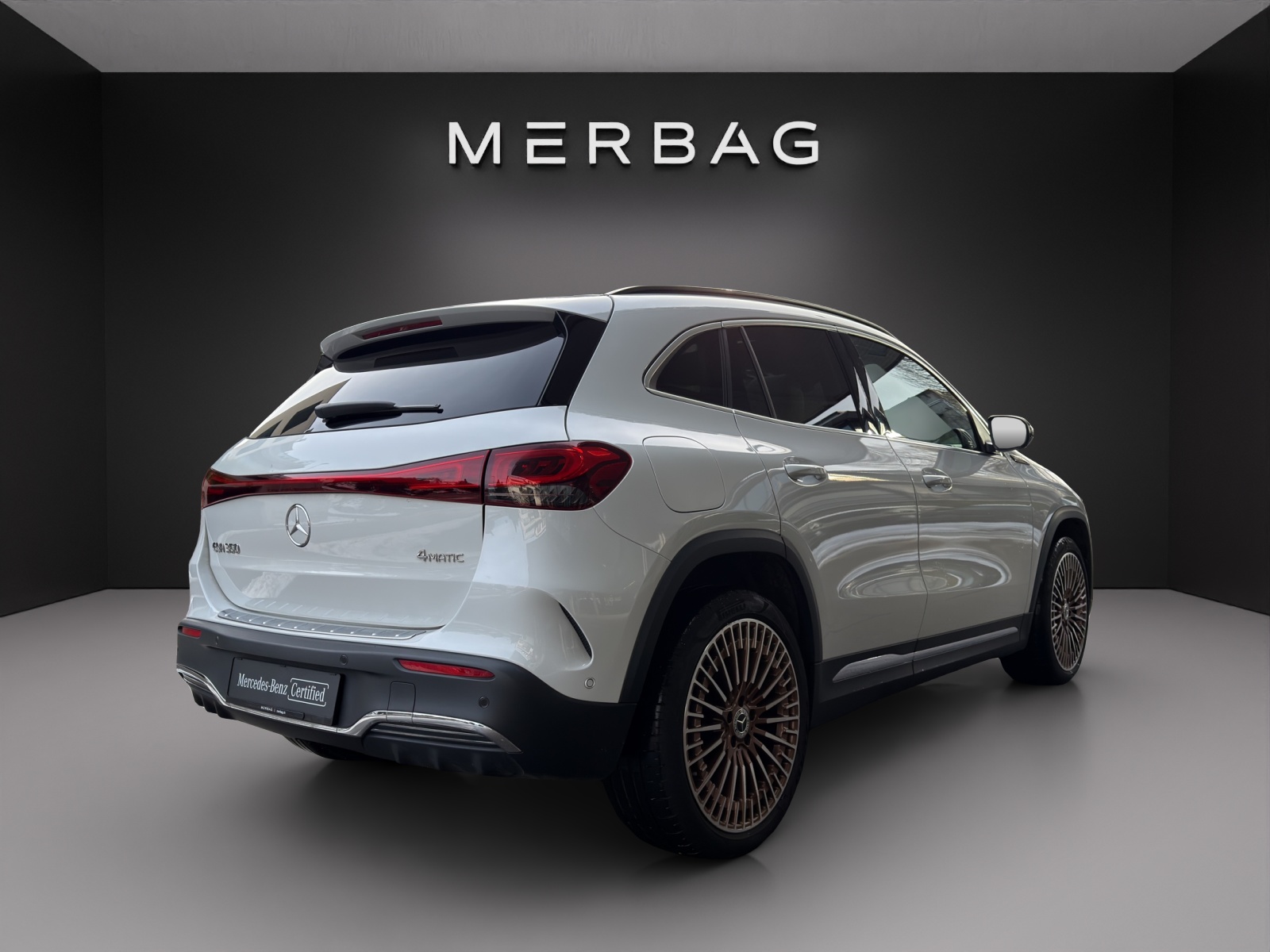 MERCEDES-BENZ EQA 350 Edition 1 4Matic-image-5