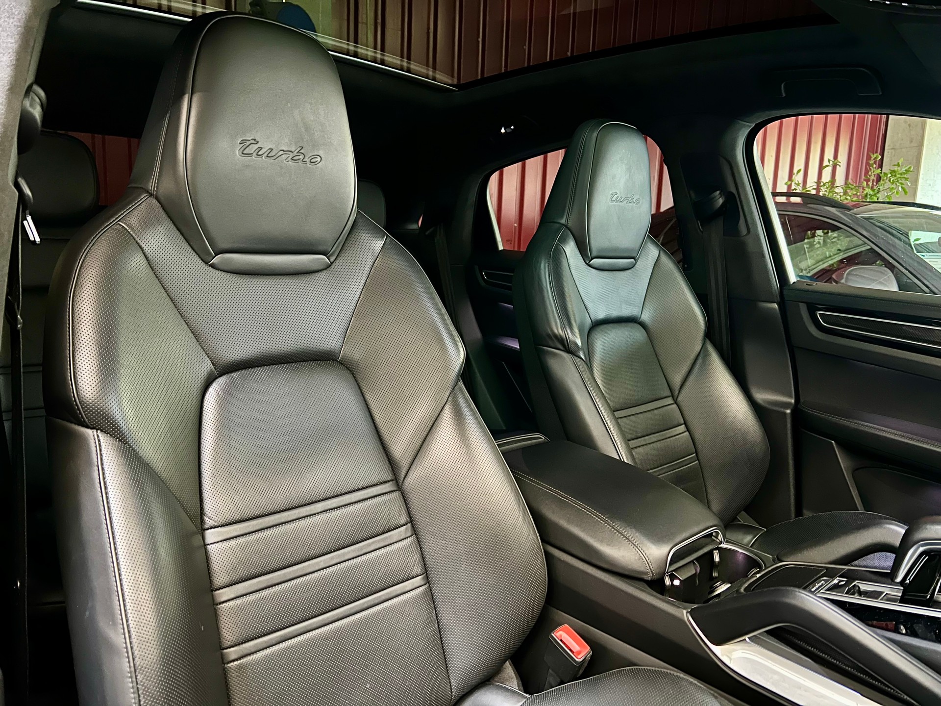 PORSCHE Cayenne Turbo Coupé-image-5