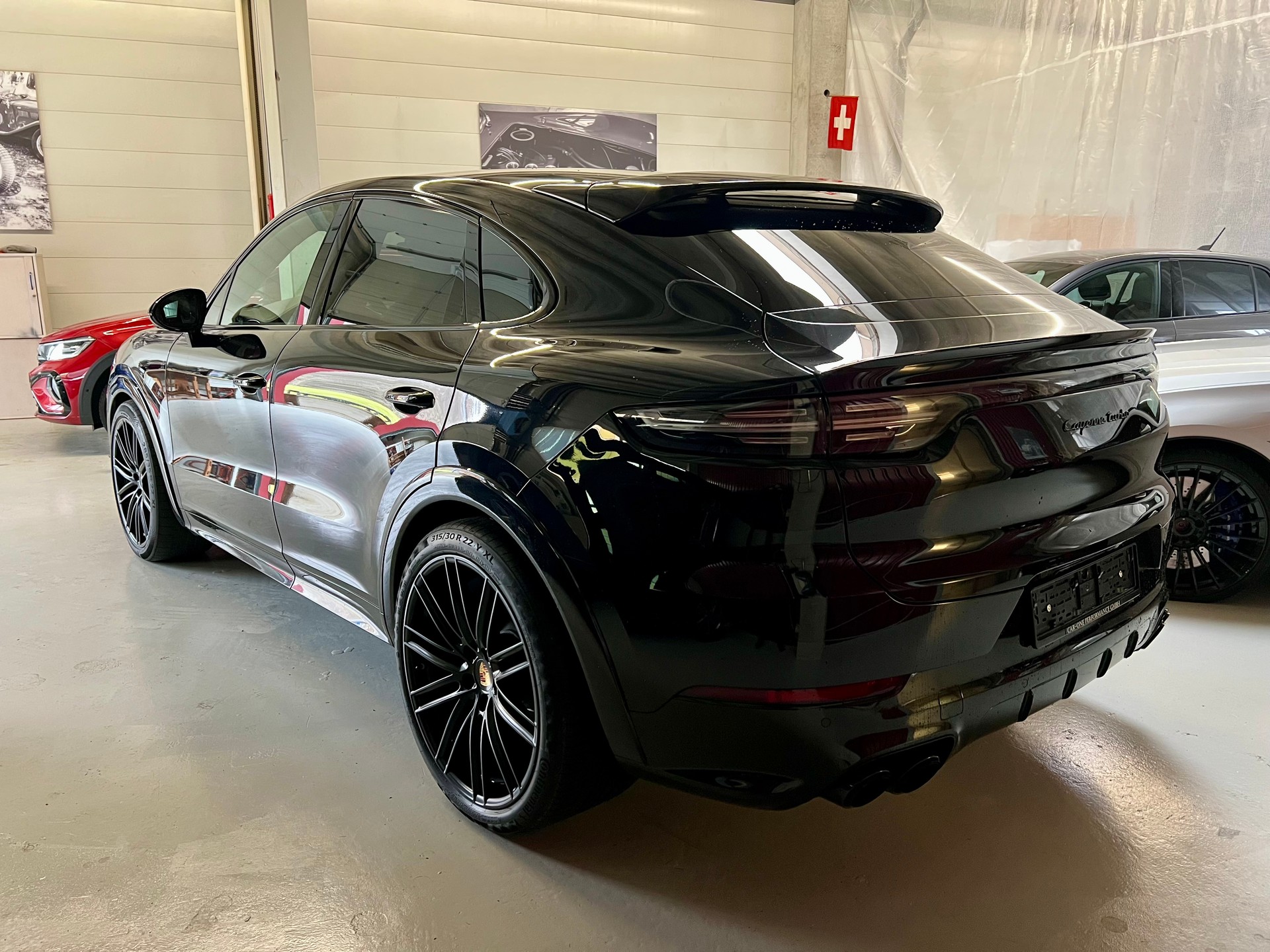 PORSCHE Cayenne Turbo Coupé-showroom-element-3