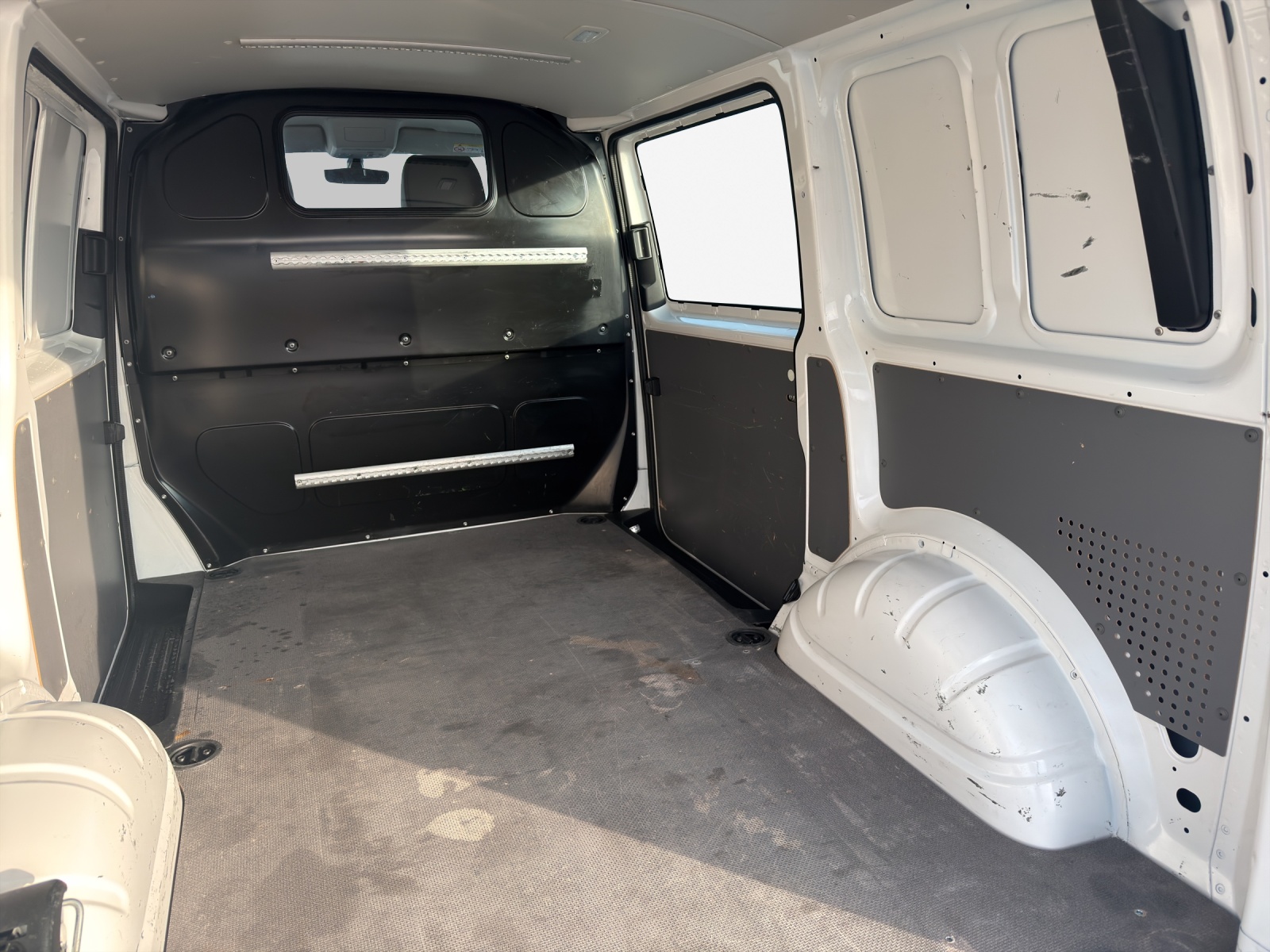 VW T6.1 2.0 TDI 4Motion-image-13