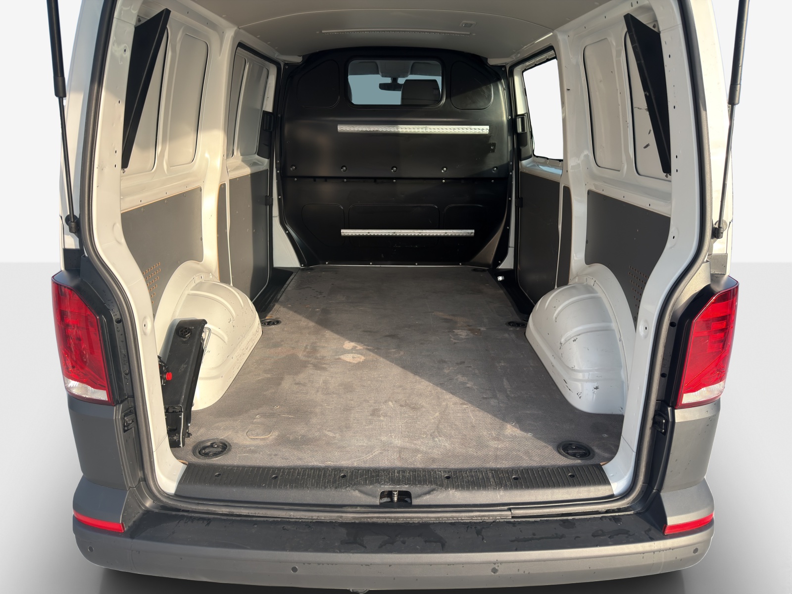 VW T6.1 2.0 TDI 4Motion-image-12