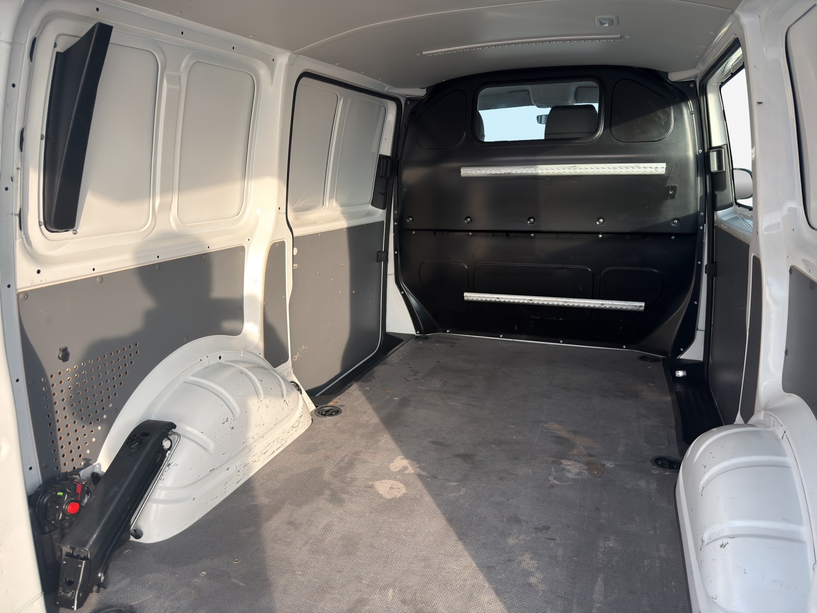 VW T6.1 2.0 TDI 4Motion-image-14