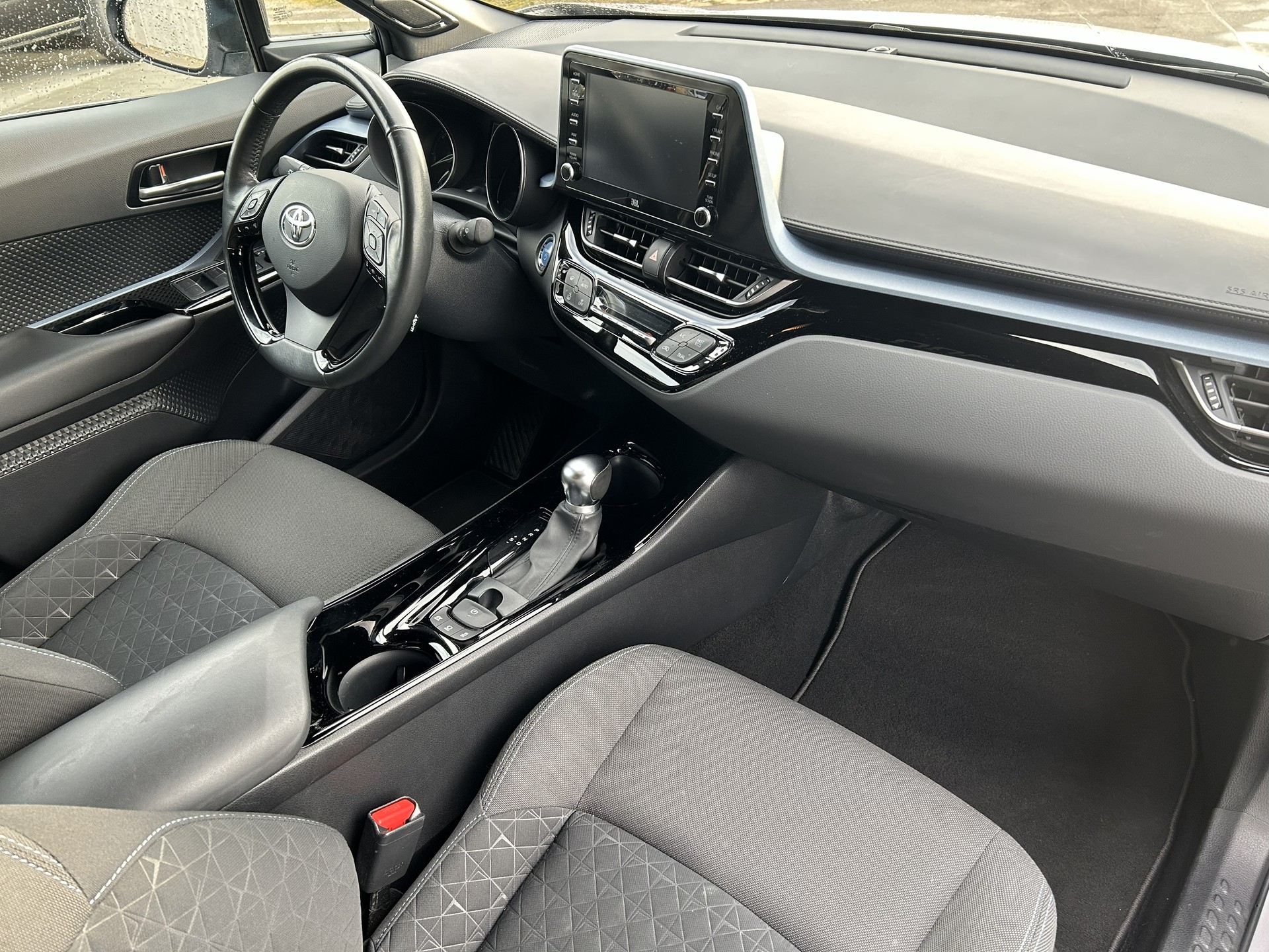 TOYOTA C-HR 2.0 HSD CVT Trend-image-4