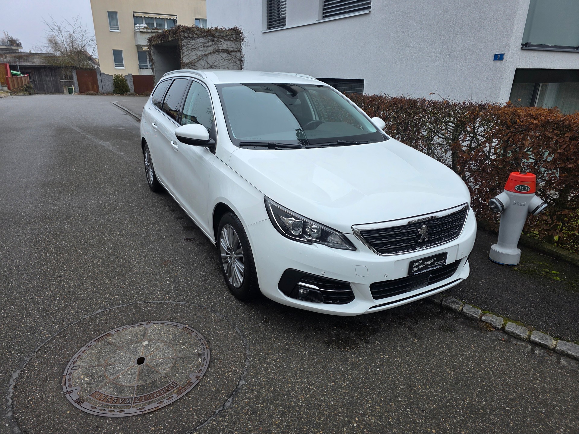 PEUGEOT 308 SW 1.5 BlueHDI Allure Pack EAT8-image-2