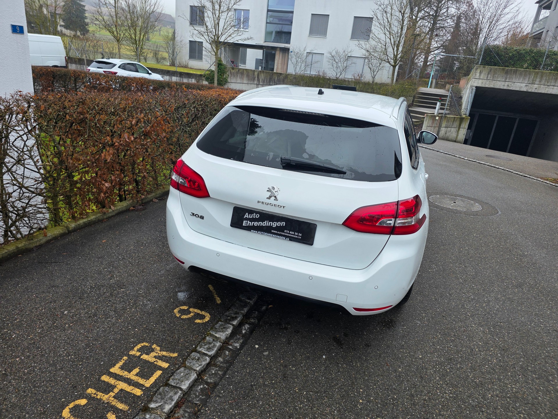 PEUGEOT 308 SW 1.5 BlueHDI Allure Pack EAT8-image-4